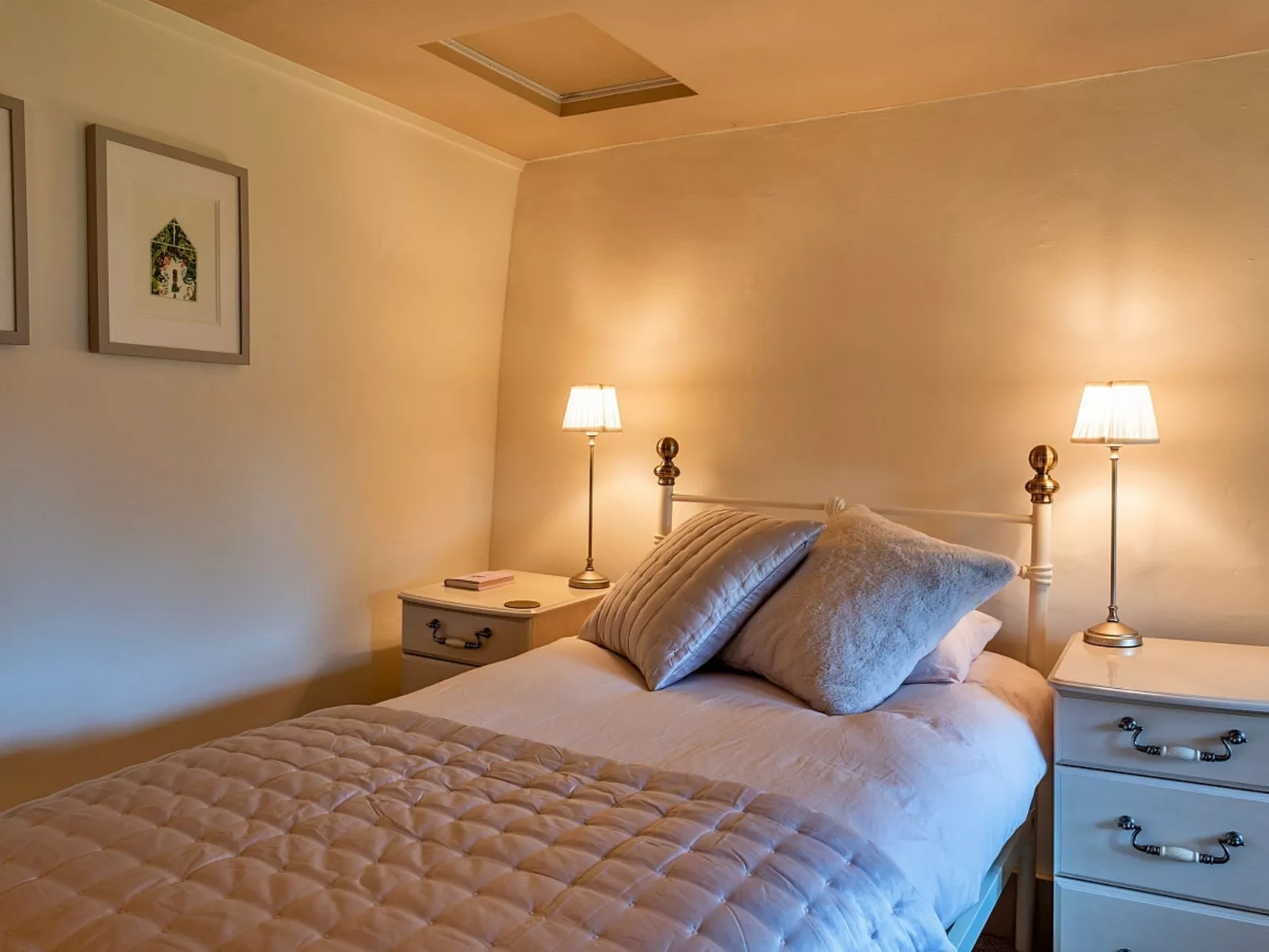 The Thatch at Winterborne Houghton-Buiten