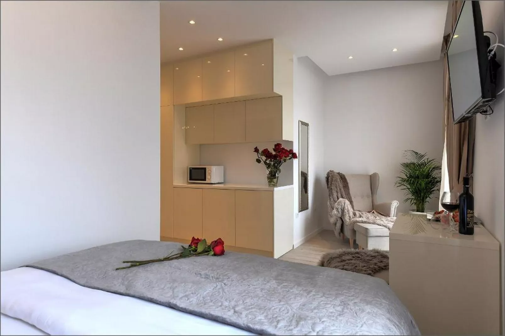 Deluxe Double Room with Balcony and Sea View (1)-Binnen