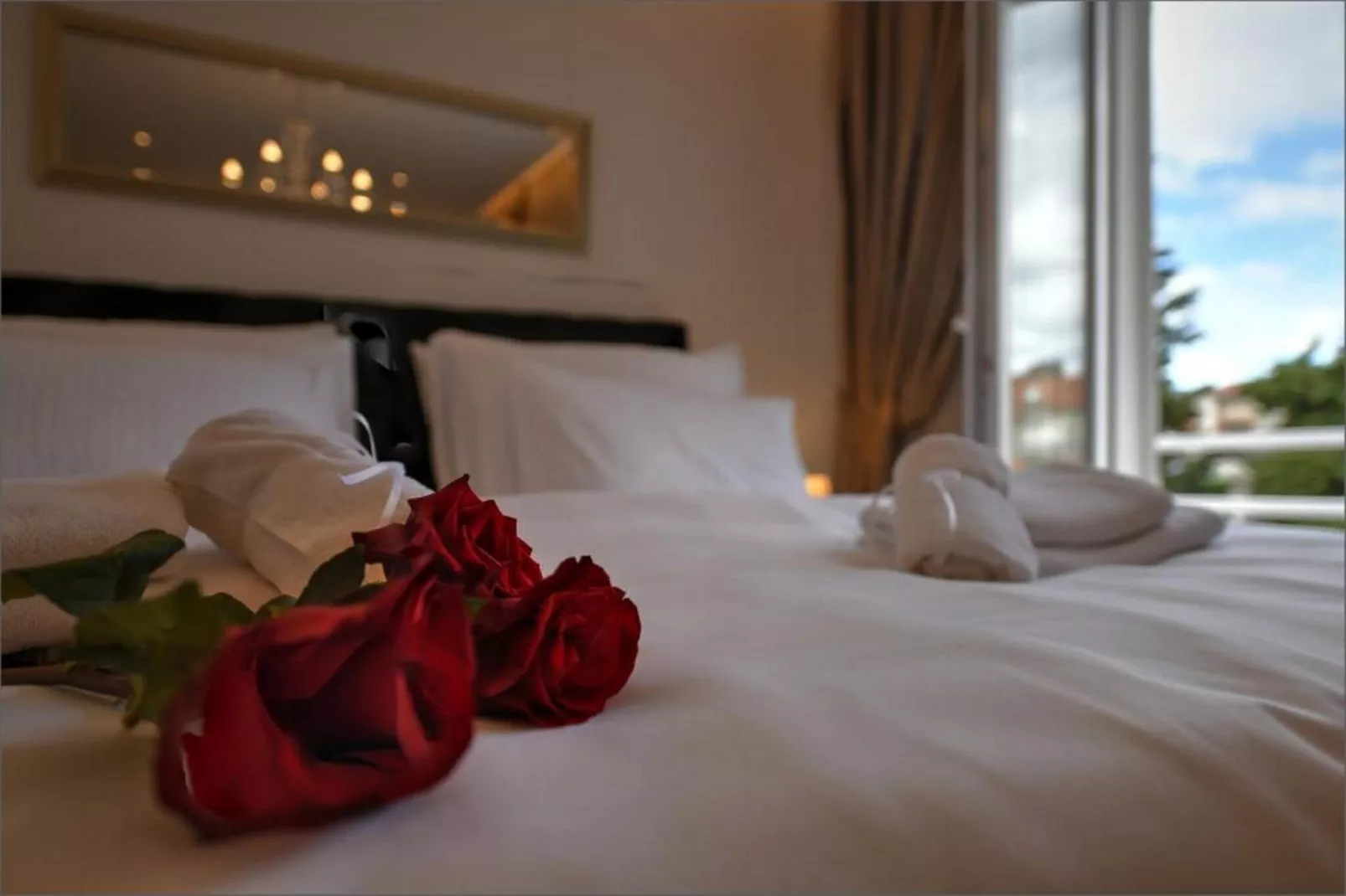 Deluxe Double Room with Double Bed and Balcony (3)-Slaapkamer