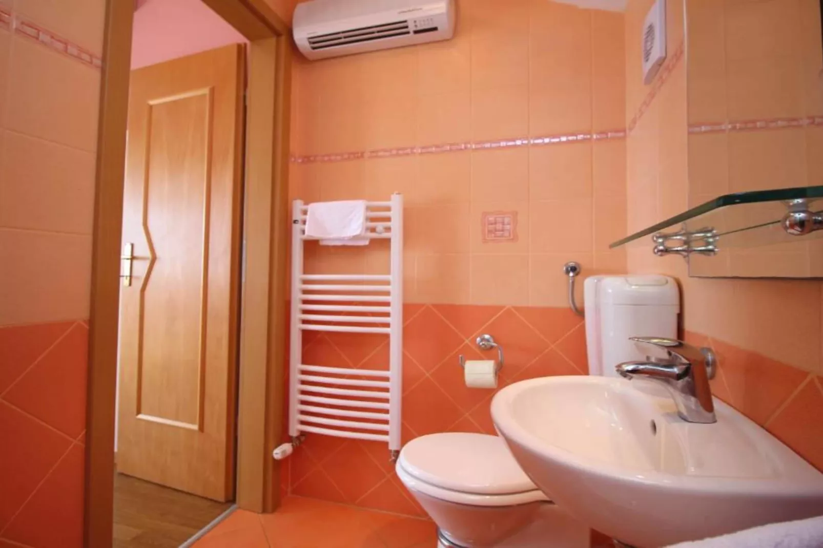 Apartments Butković - One Bedroom Apartments (A5)-Badkamer