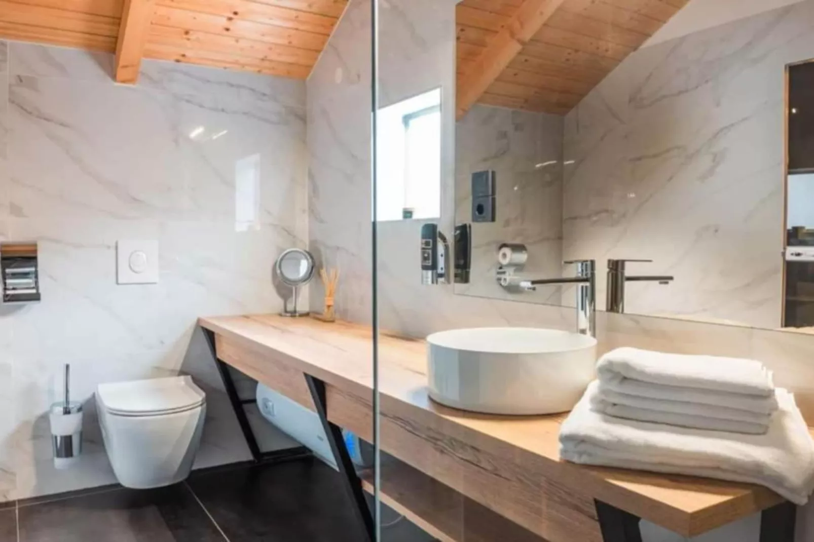Halicanum Glamping Peaceful Retreat Resort 4 - Badkamer