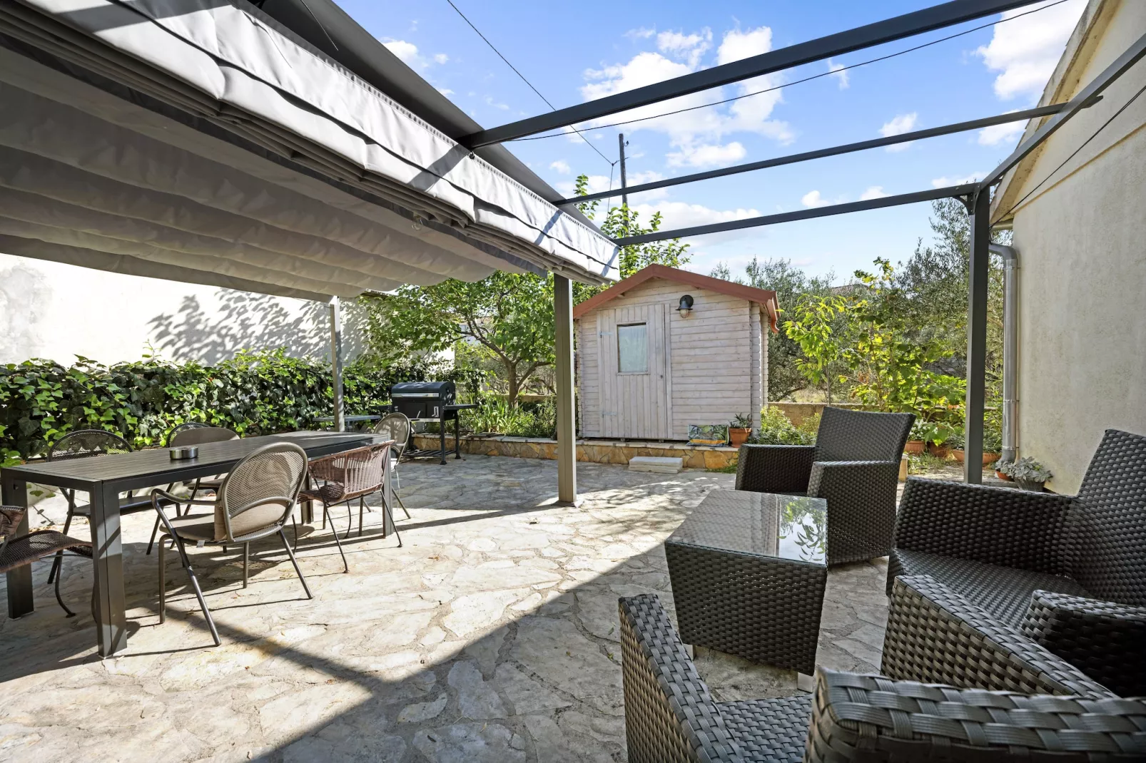 One-Bedroom Apartment With Pool-Buitenlucht