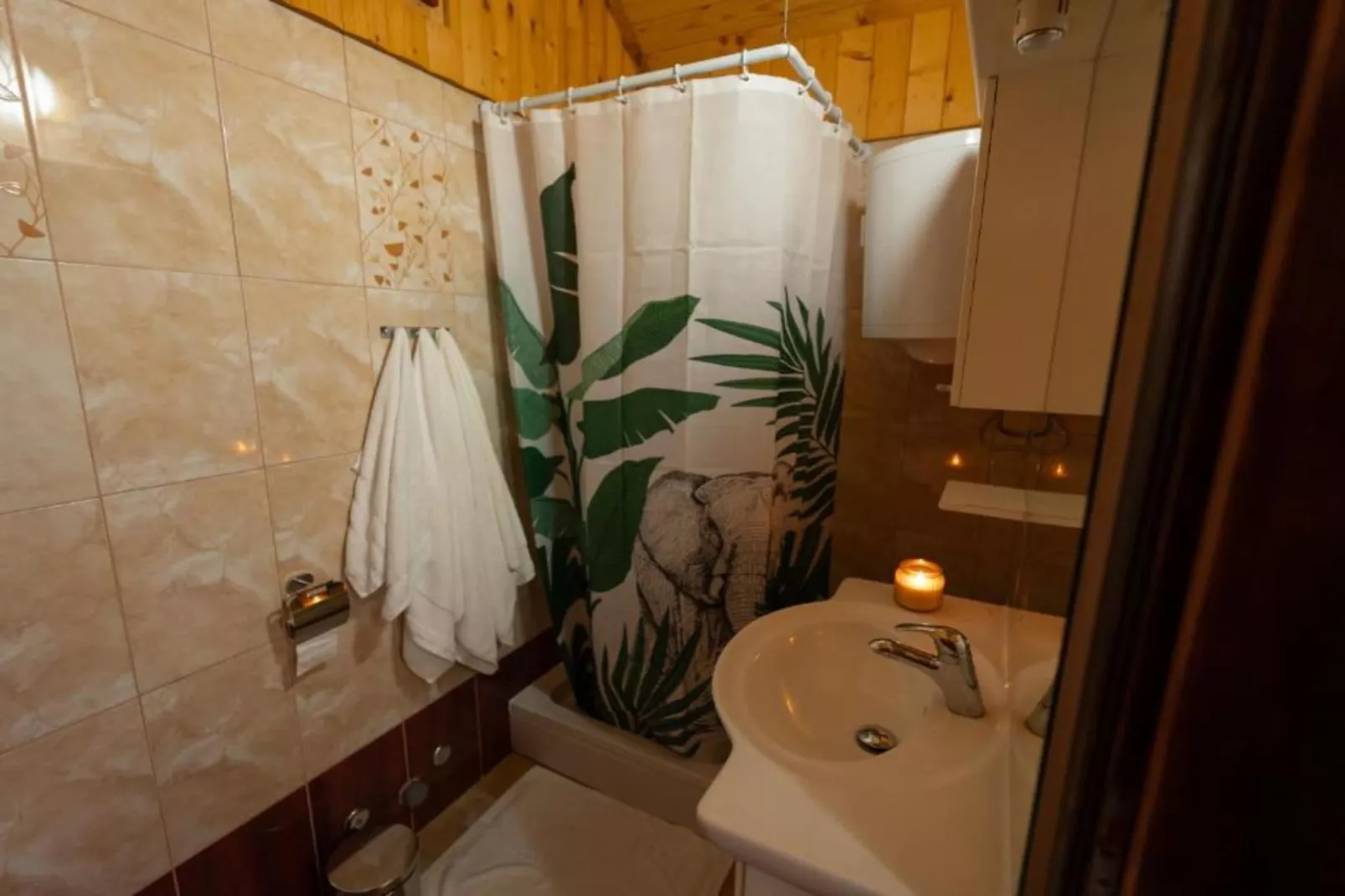 Villa Narnia - Three Bedroom Villa-Badkamer