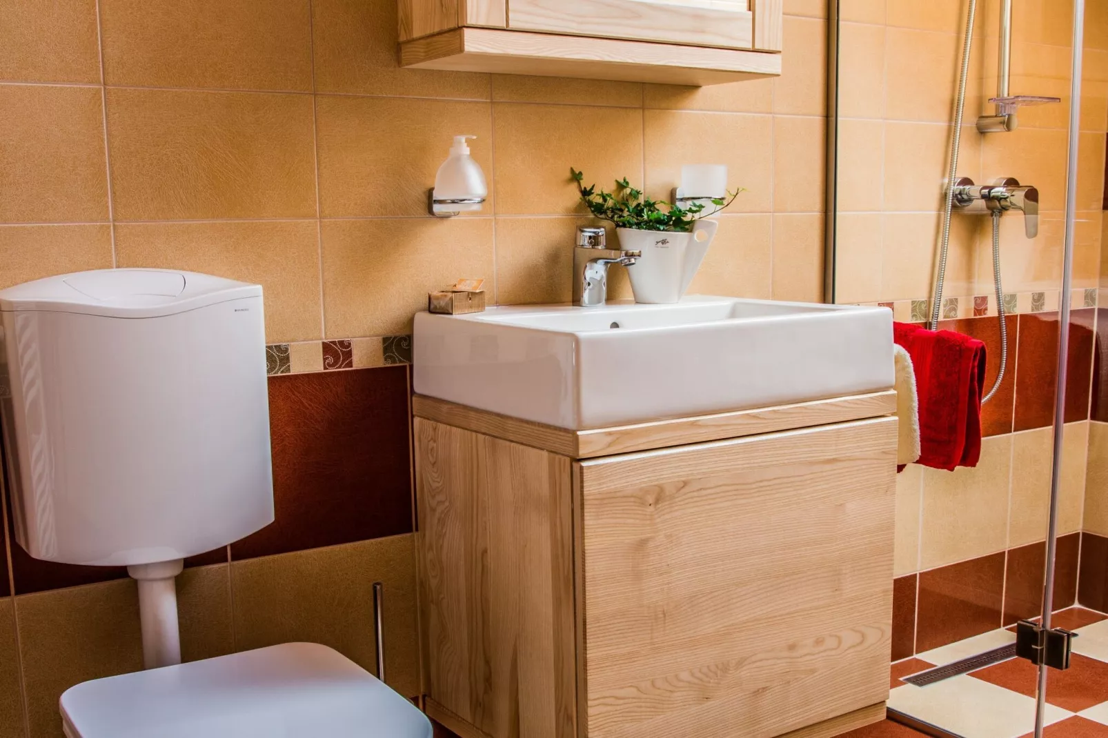 Riverside Pines Luce Apartments with Balcony - Studio Apartment with Balcony-Badkamer