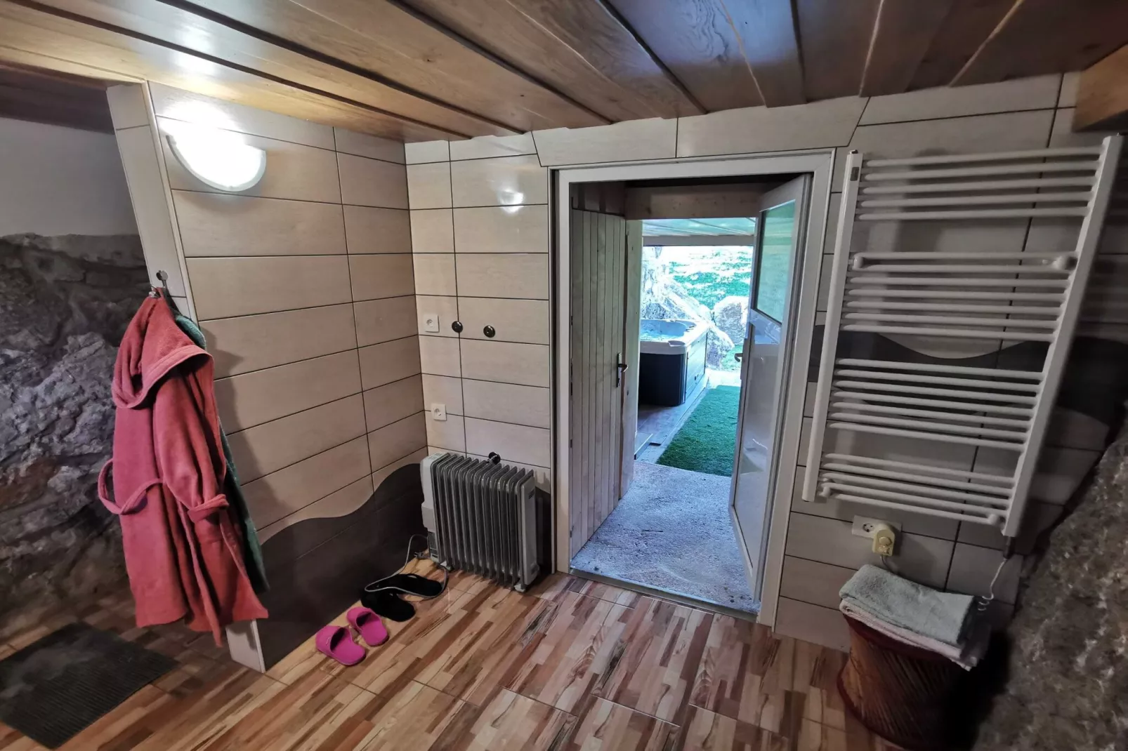 Visnja Gora Meadow Hideaway with Terrace - One Bedroom Cottage with Terrace (owner Hiška na skalci)-Badkamer