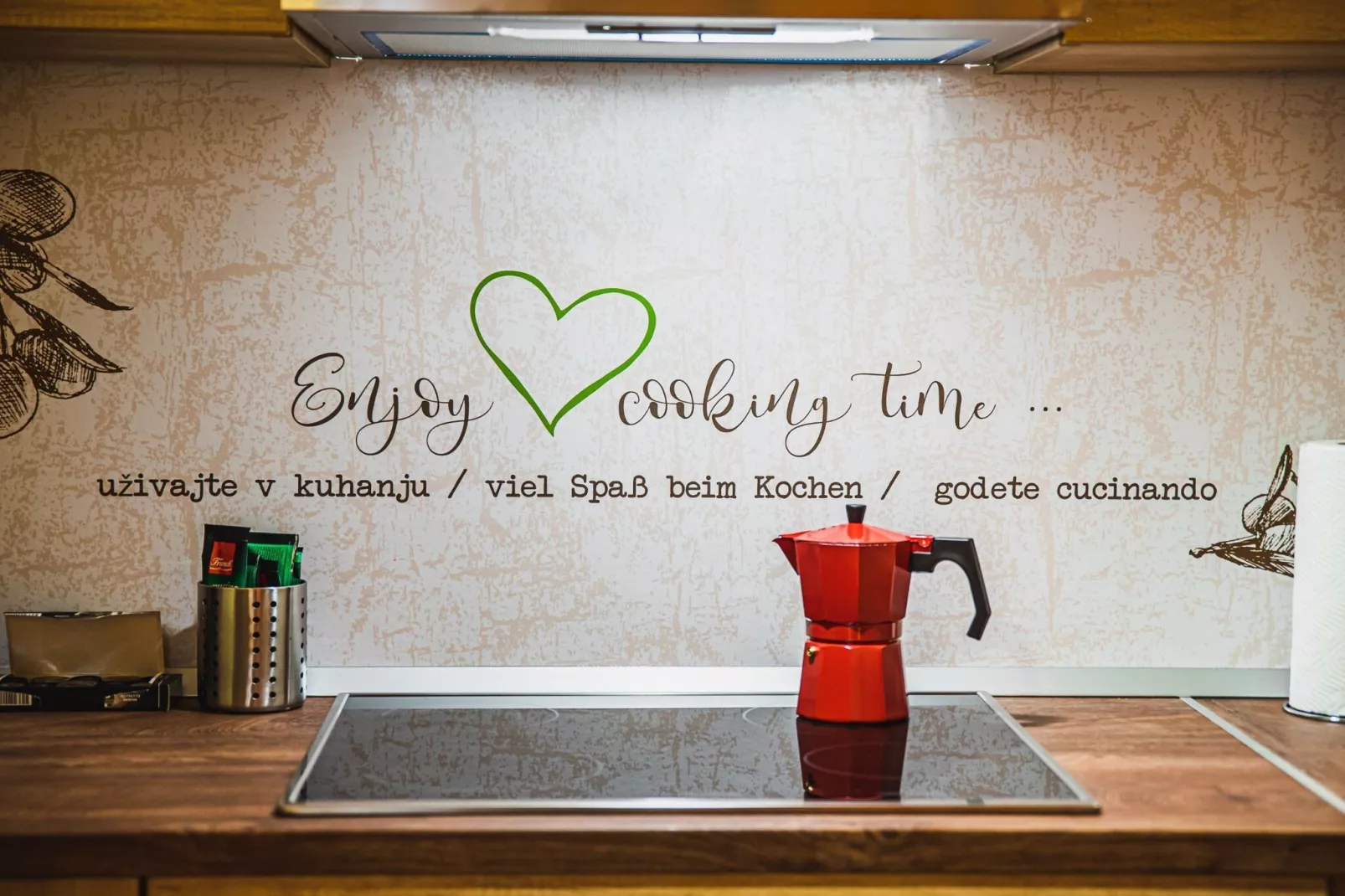 Elegant and Stylish Retreat Apartments with Terrace - Two Bedroom Apartment with Terrace-Keuken