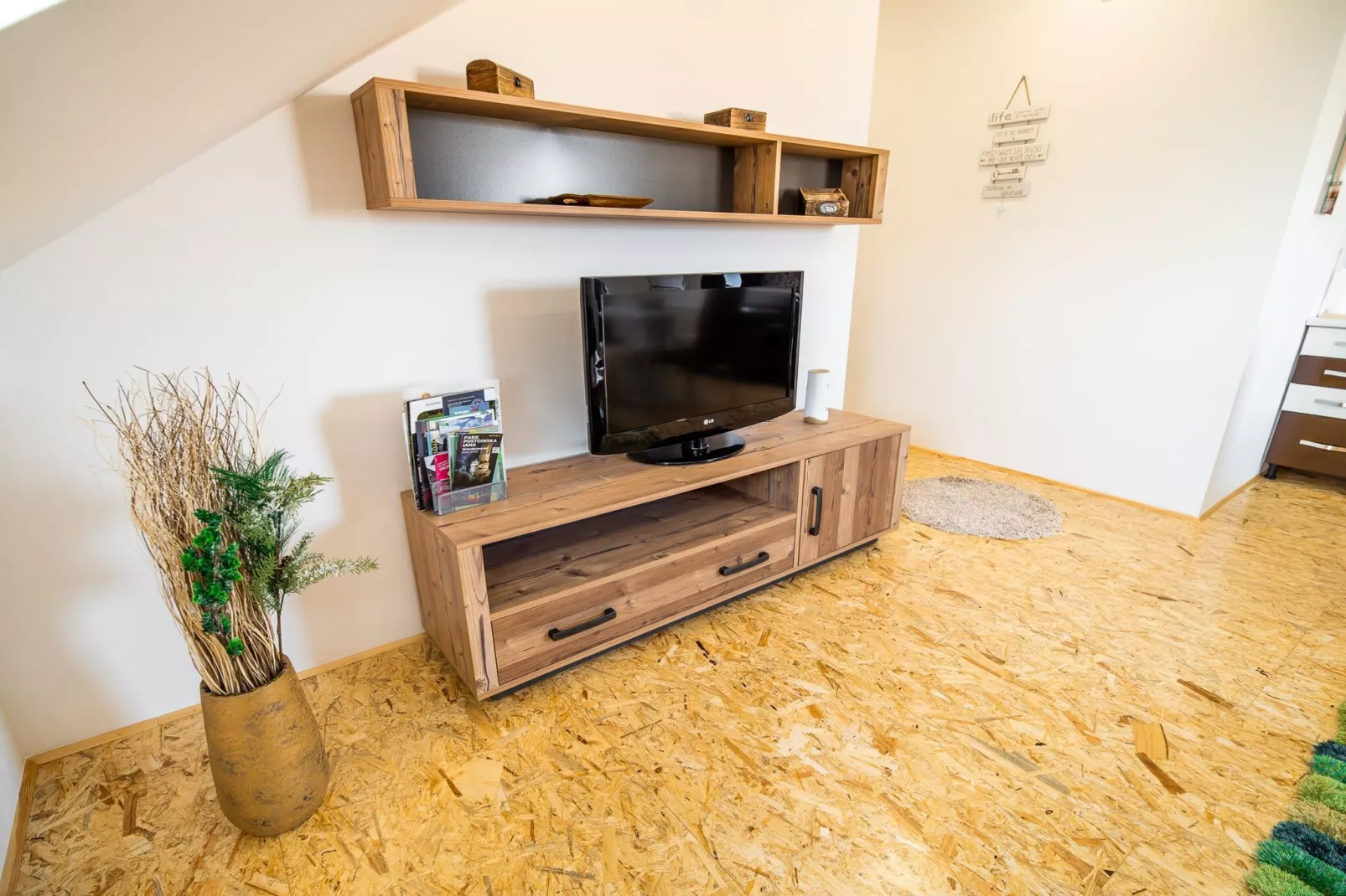 City Modern and Vibrant Apartments Ljubljana - Standard One Bedroom Apartment (owner A3)-Woonkamer