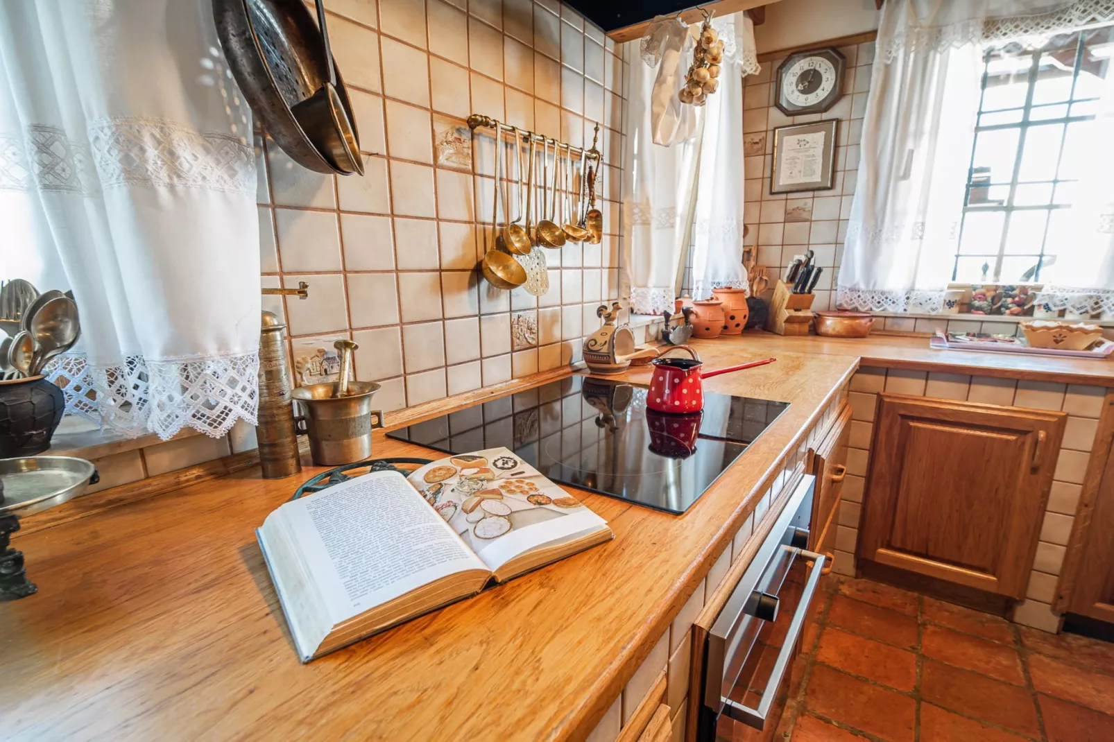 Cozy Countryside Retreat Villa with Hot-Tub - Two Bedroom Villa with Hot Tub-Keuken