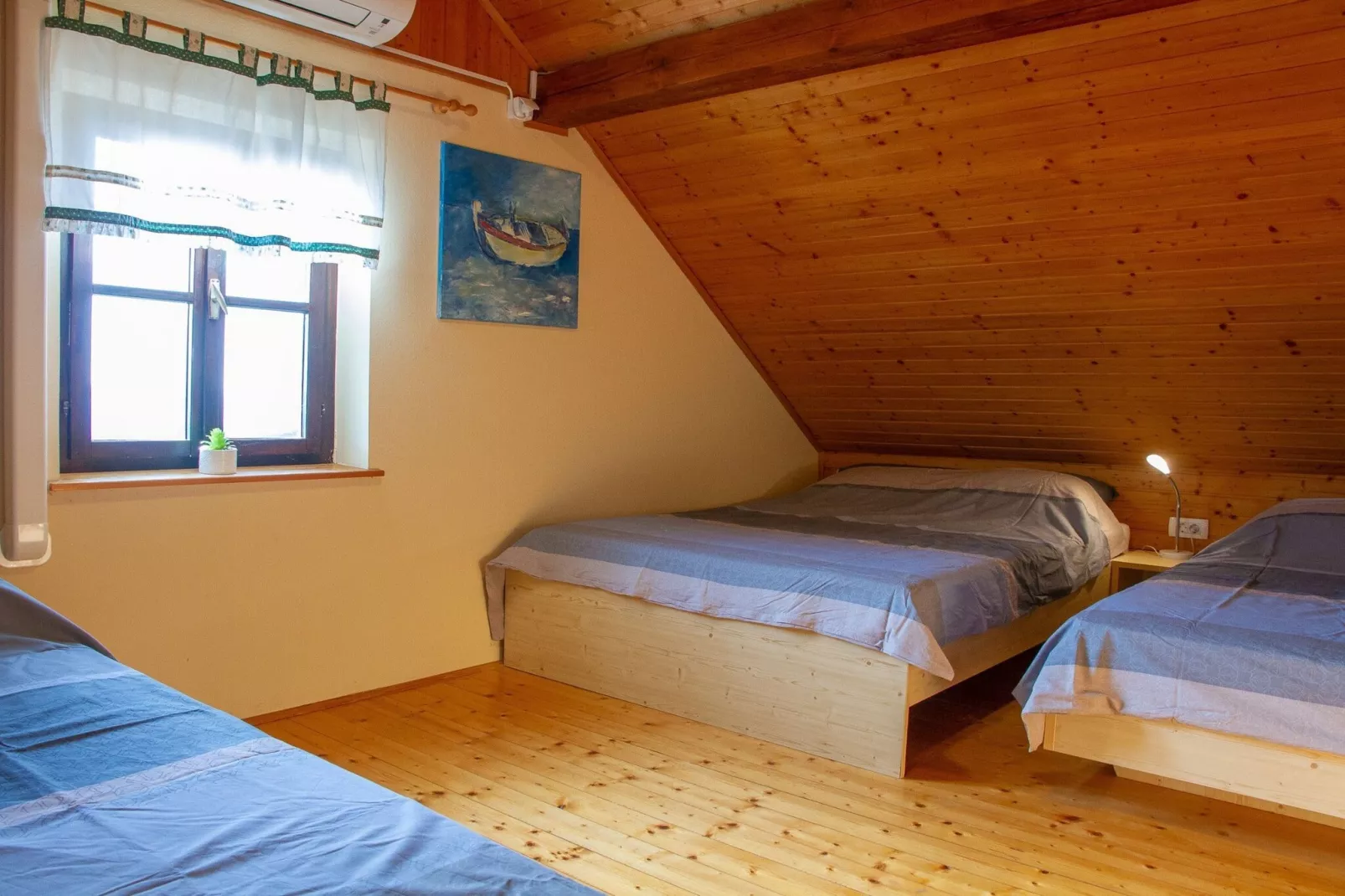 Hillside Haven Holiday Home with Sauna and Hot-Tub - One Bedroom Holiday Home with Sauna and Hot-Tub-Slaapkamer