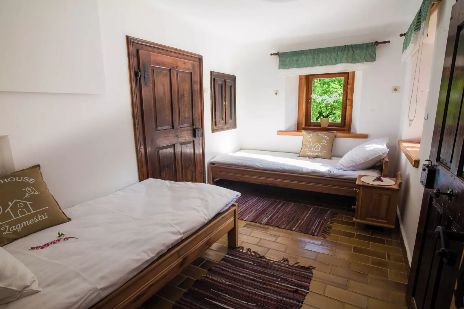 Rustic Authentic Holiday Home with Terrace and Wood Stove - Three Bedroom Holiday Home with Terrace-Slaapkamer