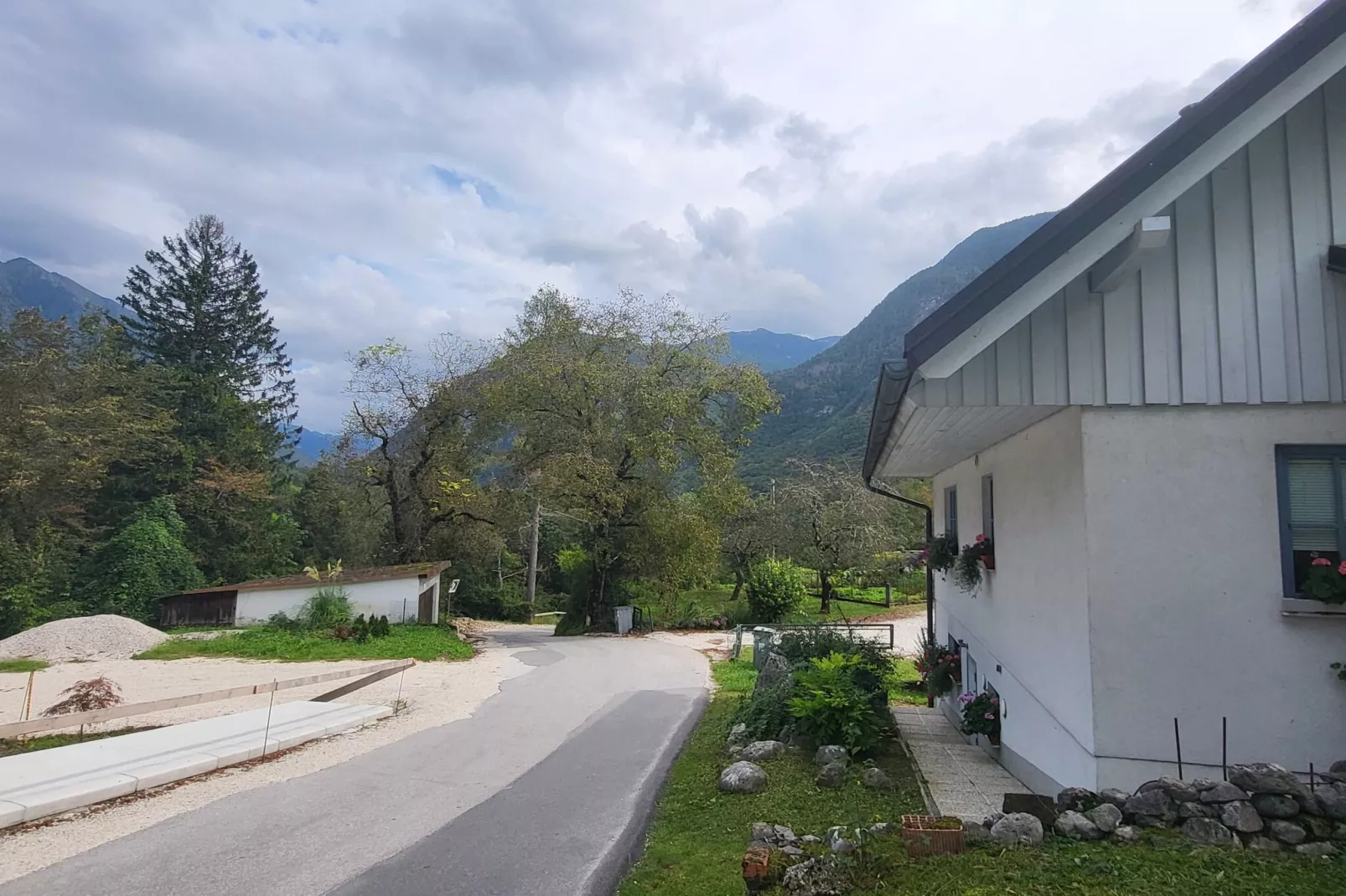 Bovec Comfortable Apartment with Mountain View - One Bedroom Apartment with Mountain View-Buitenlucht