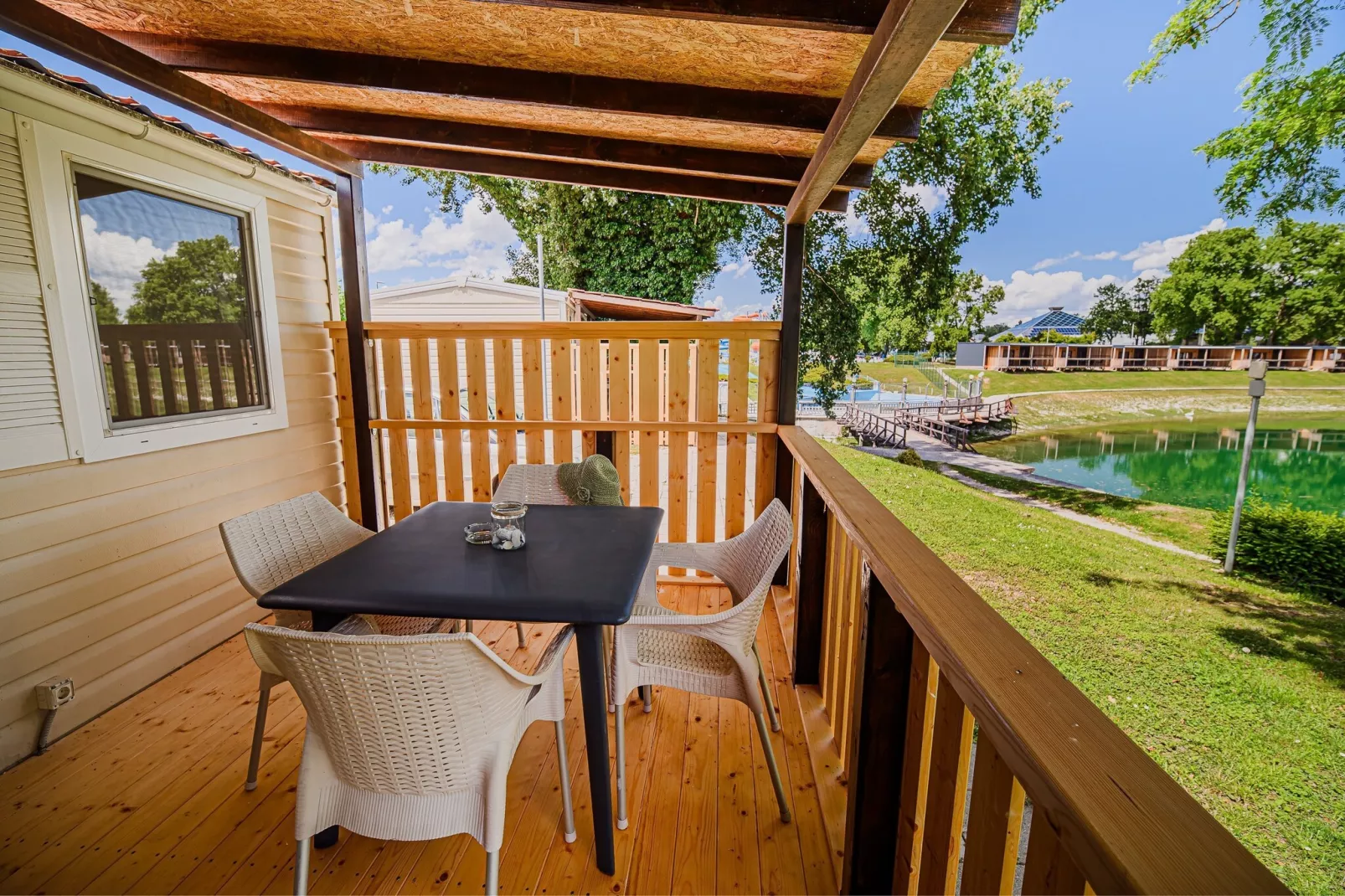 Waterside Retreat Mobile Homes with Thermal Riviera Tickets - One Bedroom Mobile Home with Lake View (owner 4)-Terras