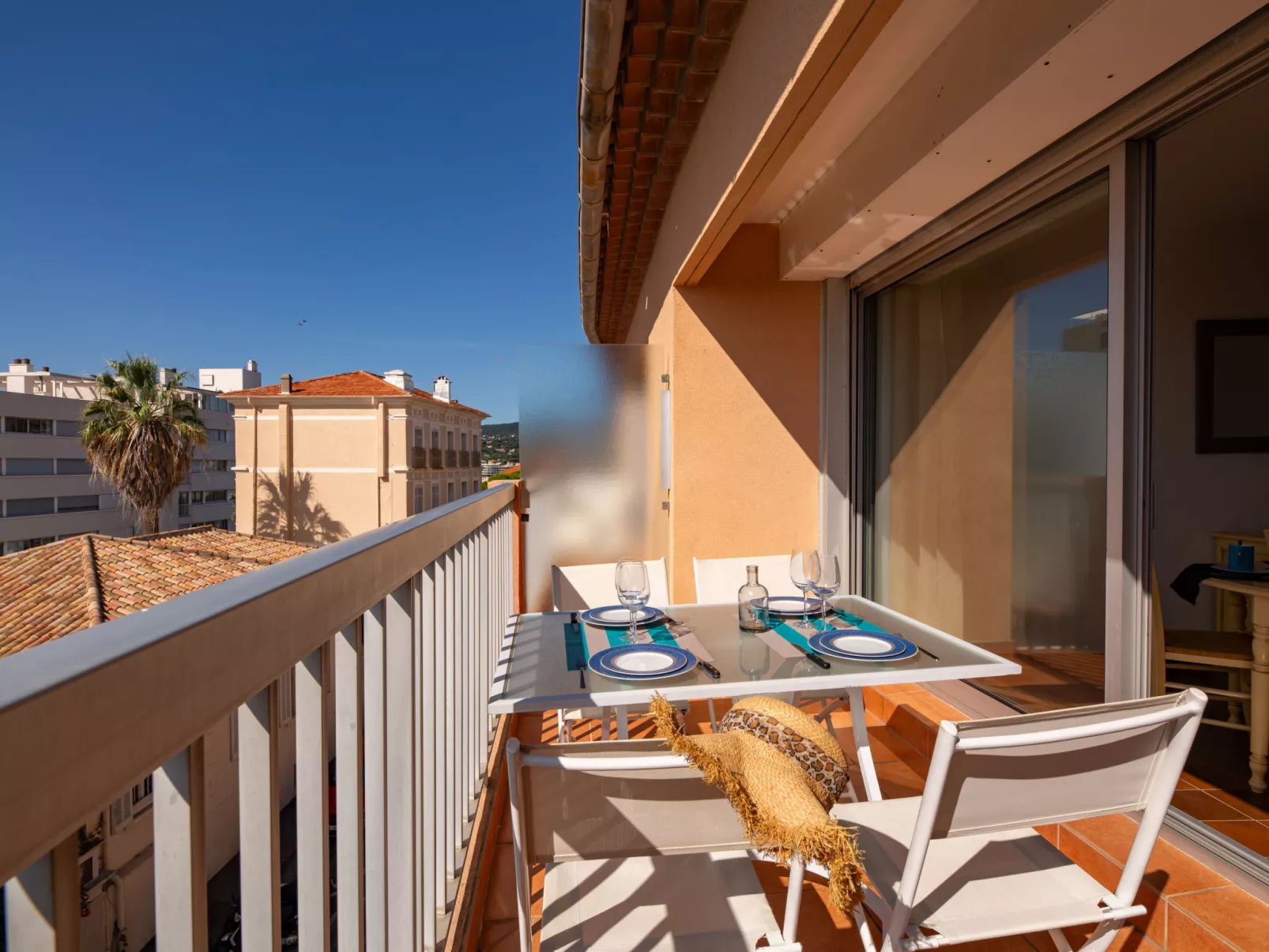 La Marjolaine-Buiten