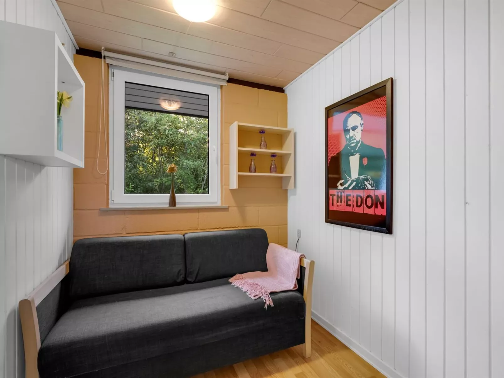 "Sjarlotte" - 400m to the fjord-Binnen