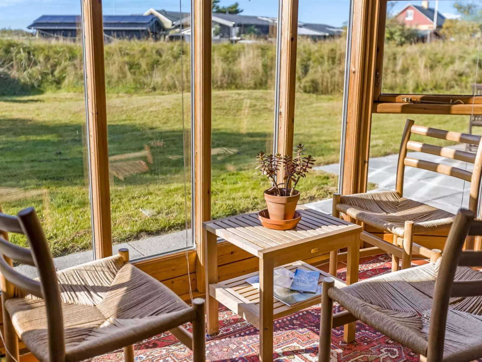 "Skoge" - 900m from the sea-Binnen