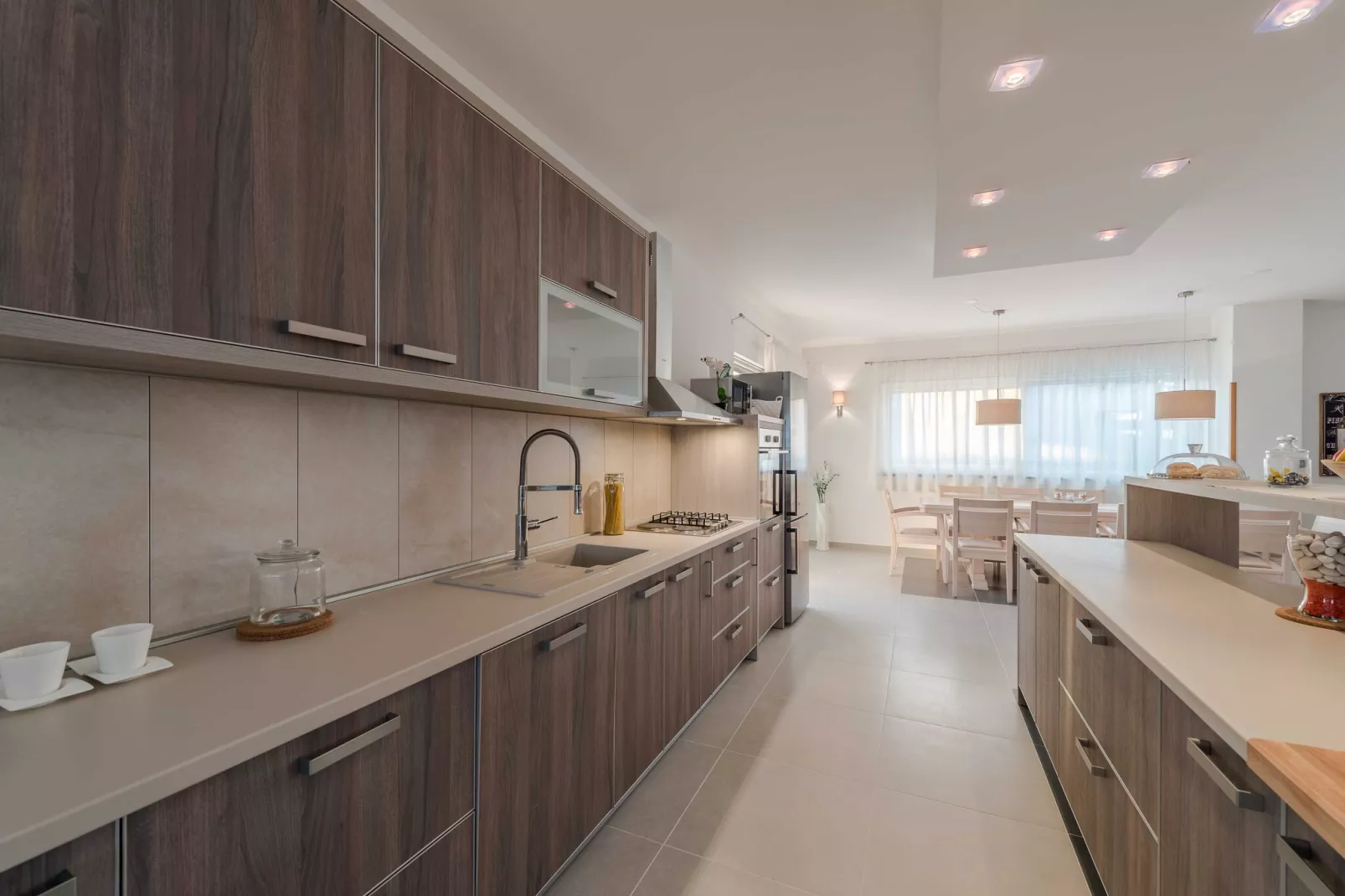 Luxury Escape with Swimming Pool & Modern Design -Deluxe Four Bedroom Villa with Private Pool (Villa 6)-Keuken