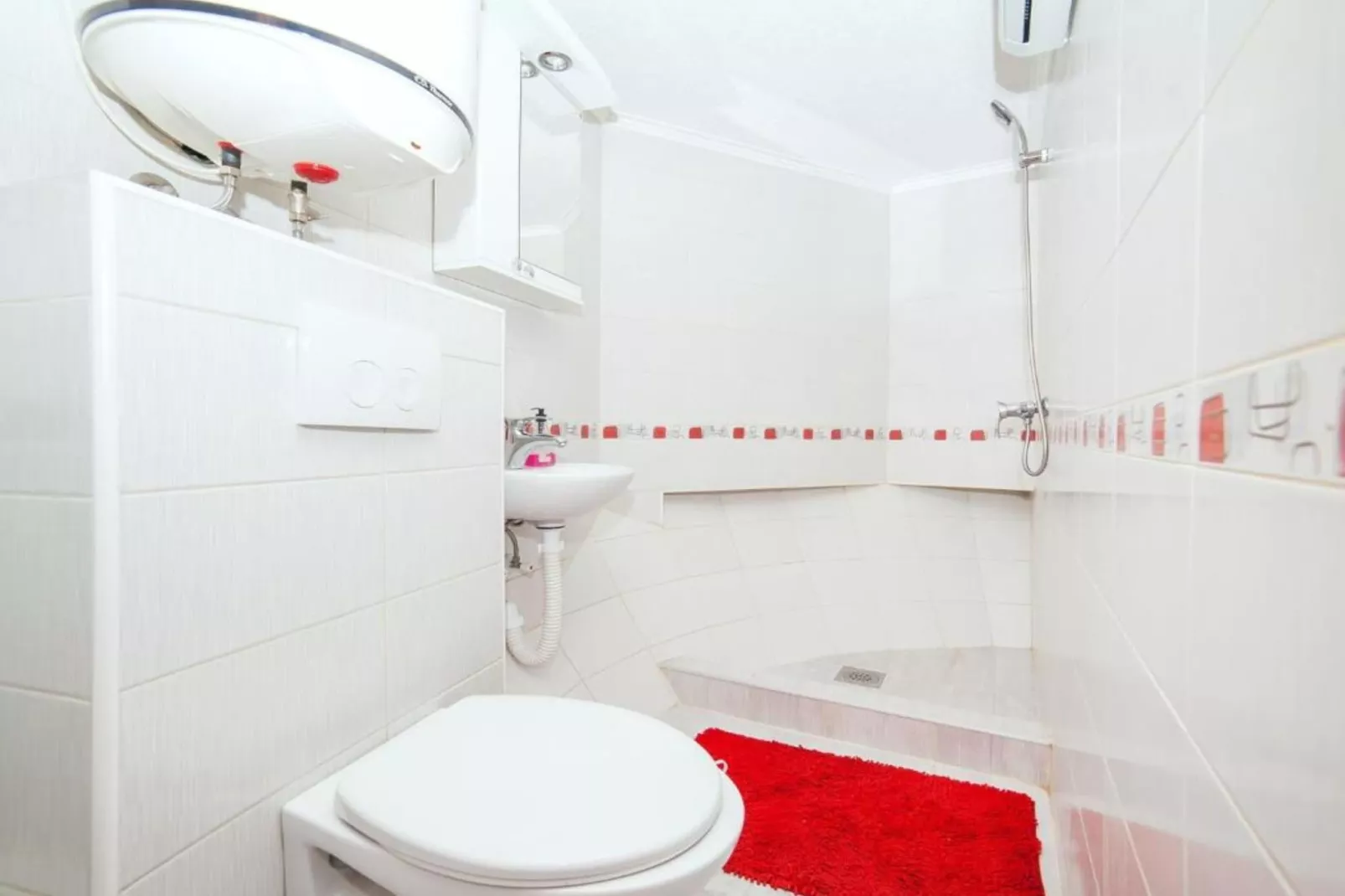 Cozy Stay in Kotor’s Old Town - Studio Apartment-Badkamer