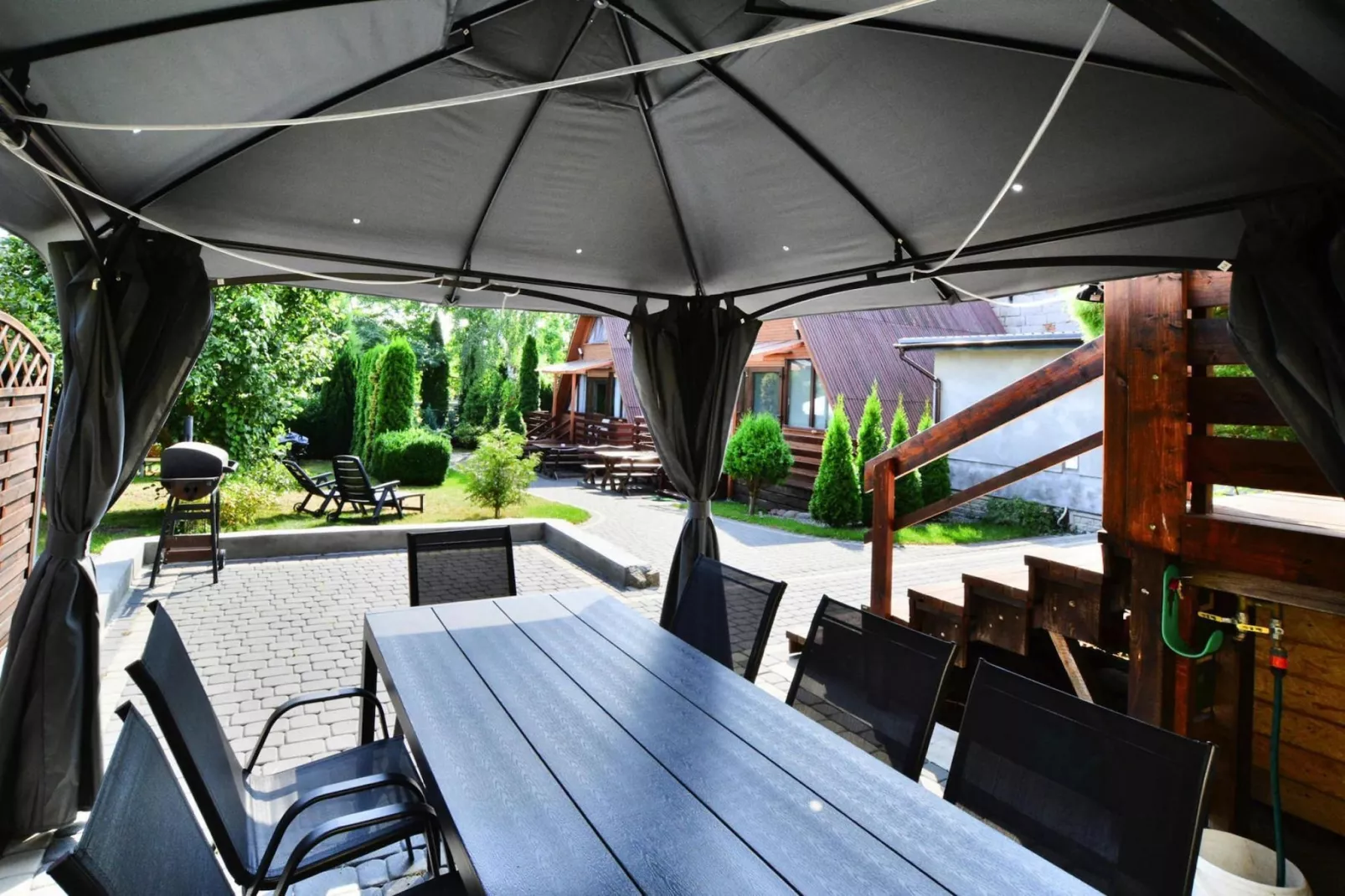 Willa wakacyjna w Kolobrzegu-Tuinen zomer