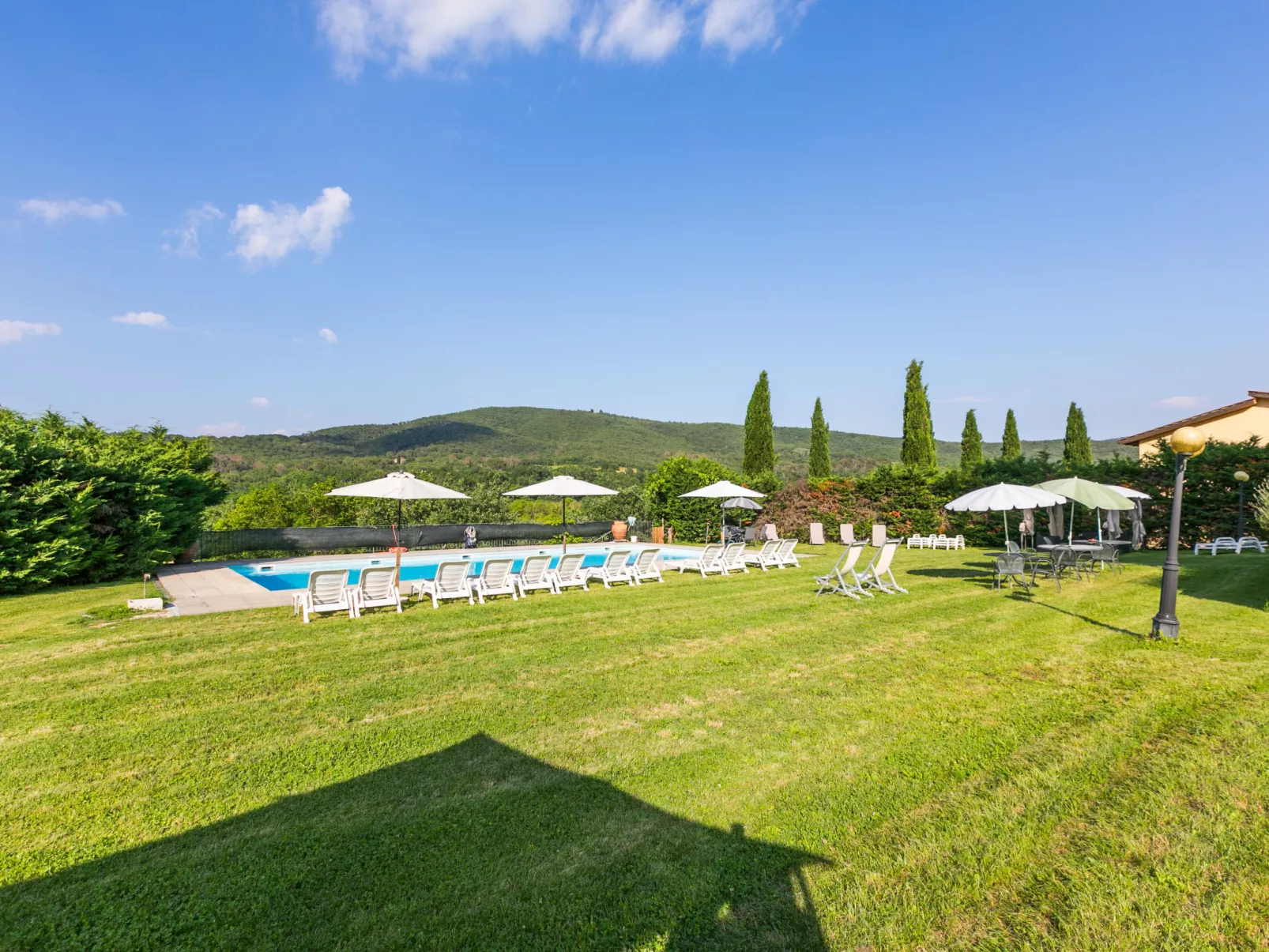 Ginestra-Buiten