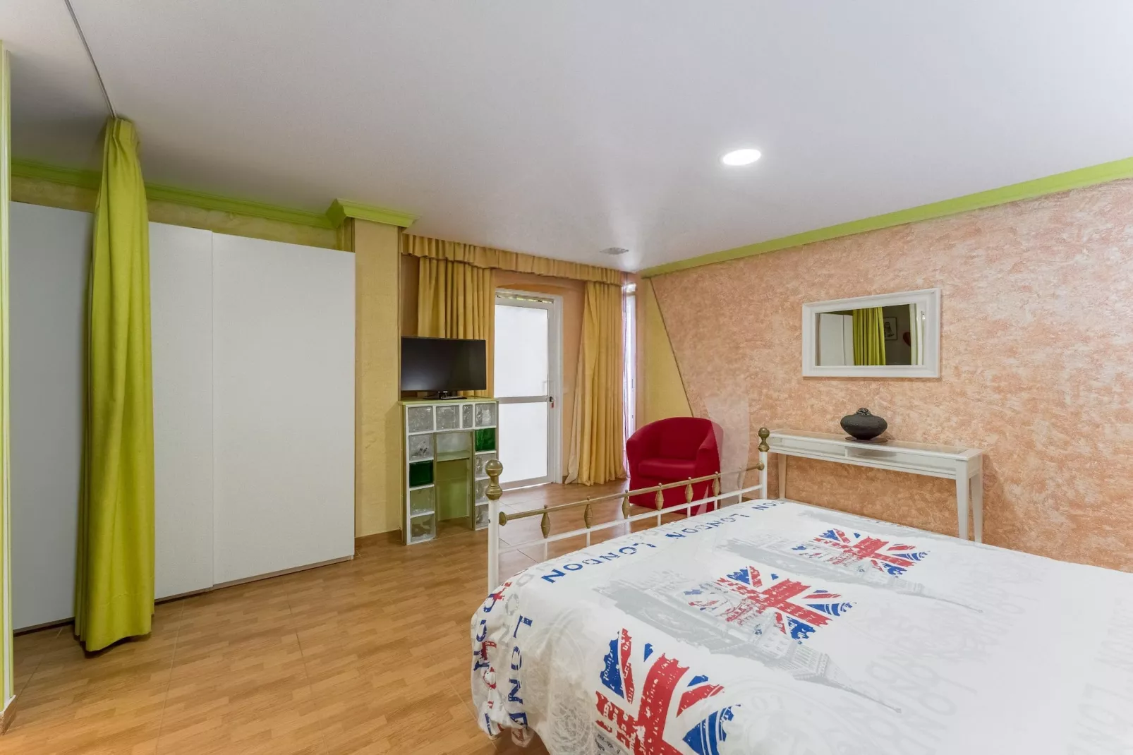 Delfin 69 2d-Slaapkamer