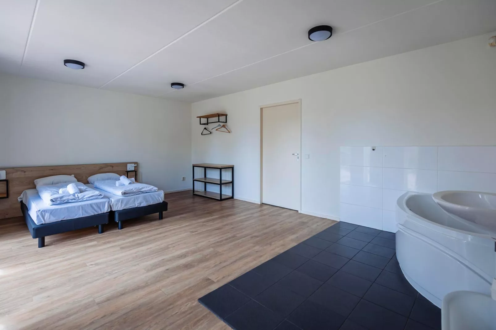 16 - Persons Family bungalow-Slaapkamer