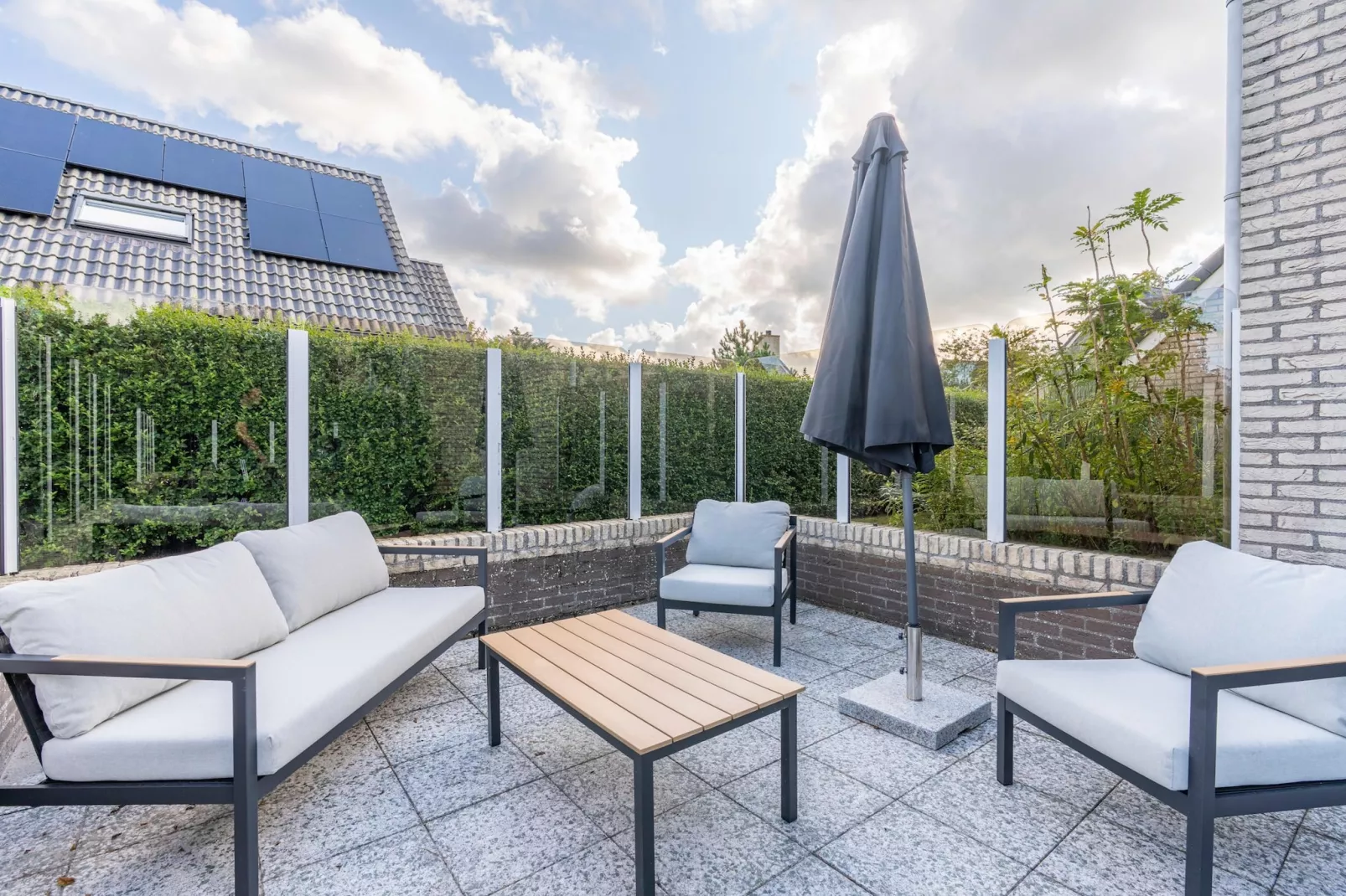 Kamperfoelie 63-Terrasbalkon