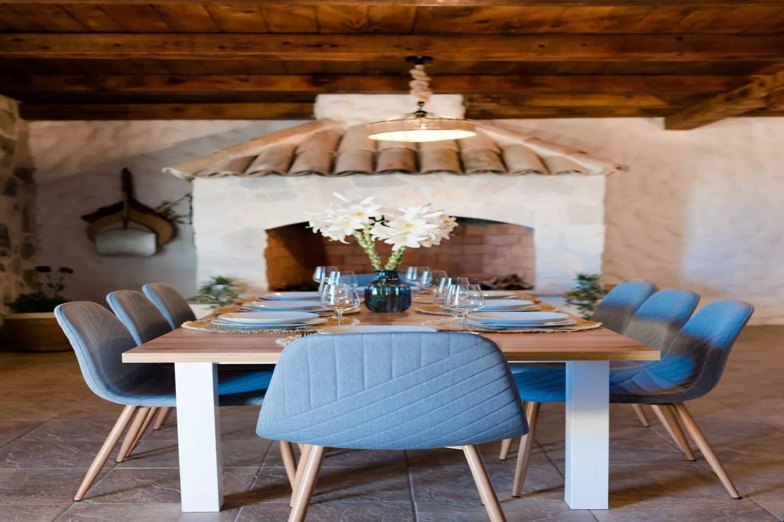 Authentic Villa Storia-Eetkamer