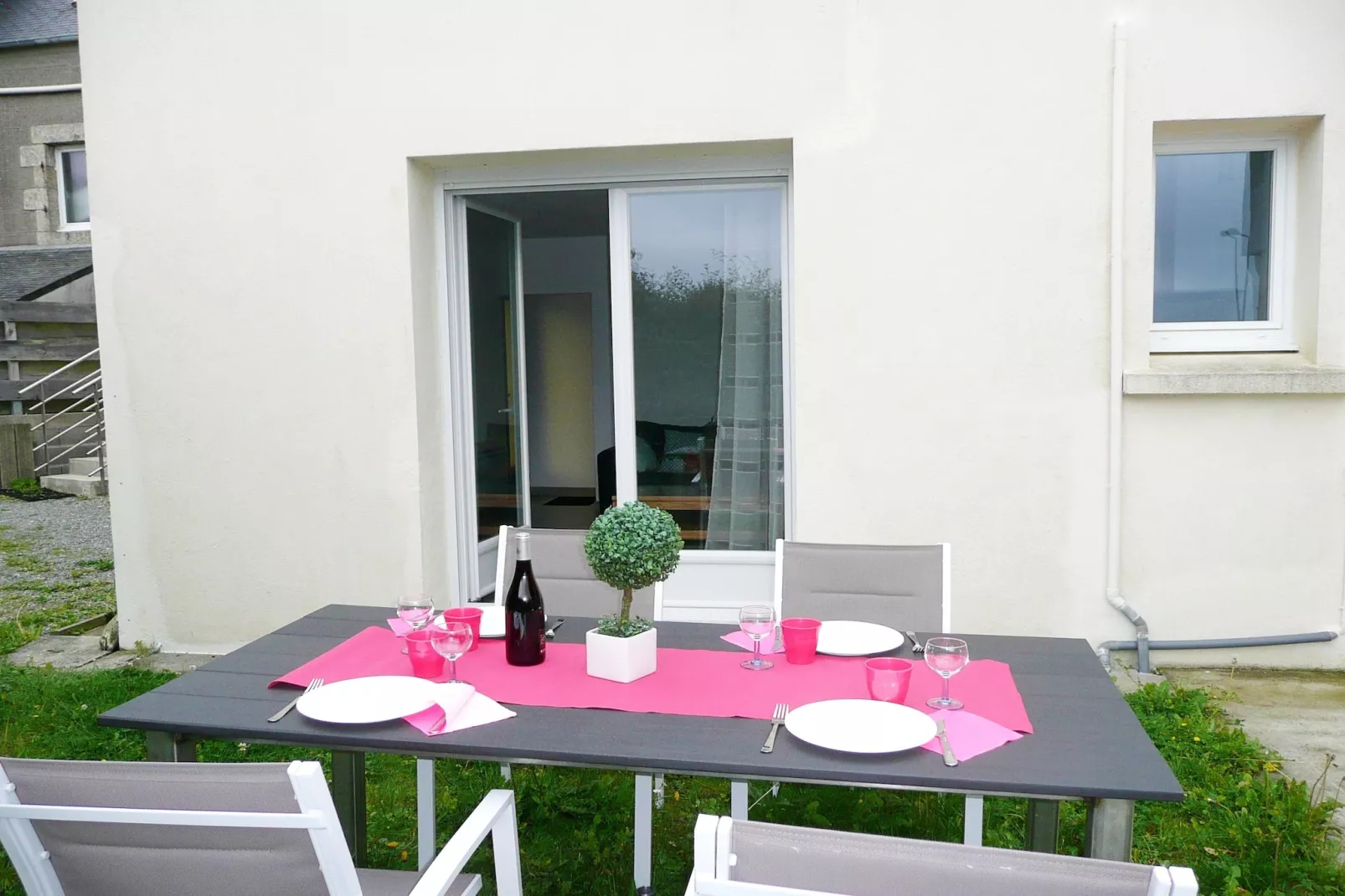 Doppelhaushälfte in Plouguerneau-Tuinen zomer