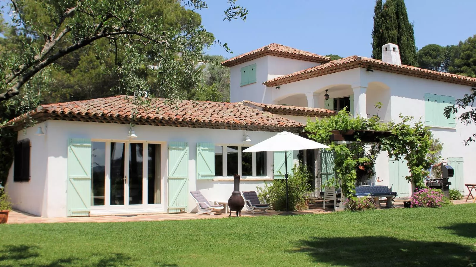 Les Palmiers-Buitenkant zomer