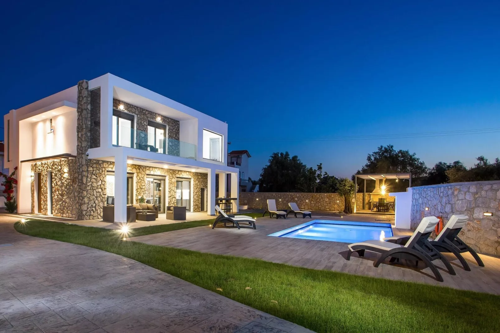 Villa Kastalys-Buitenkant zomer