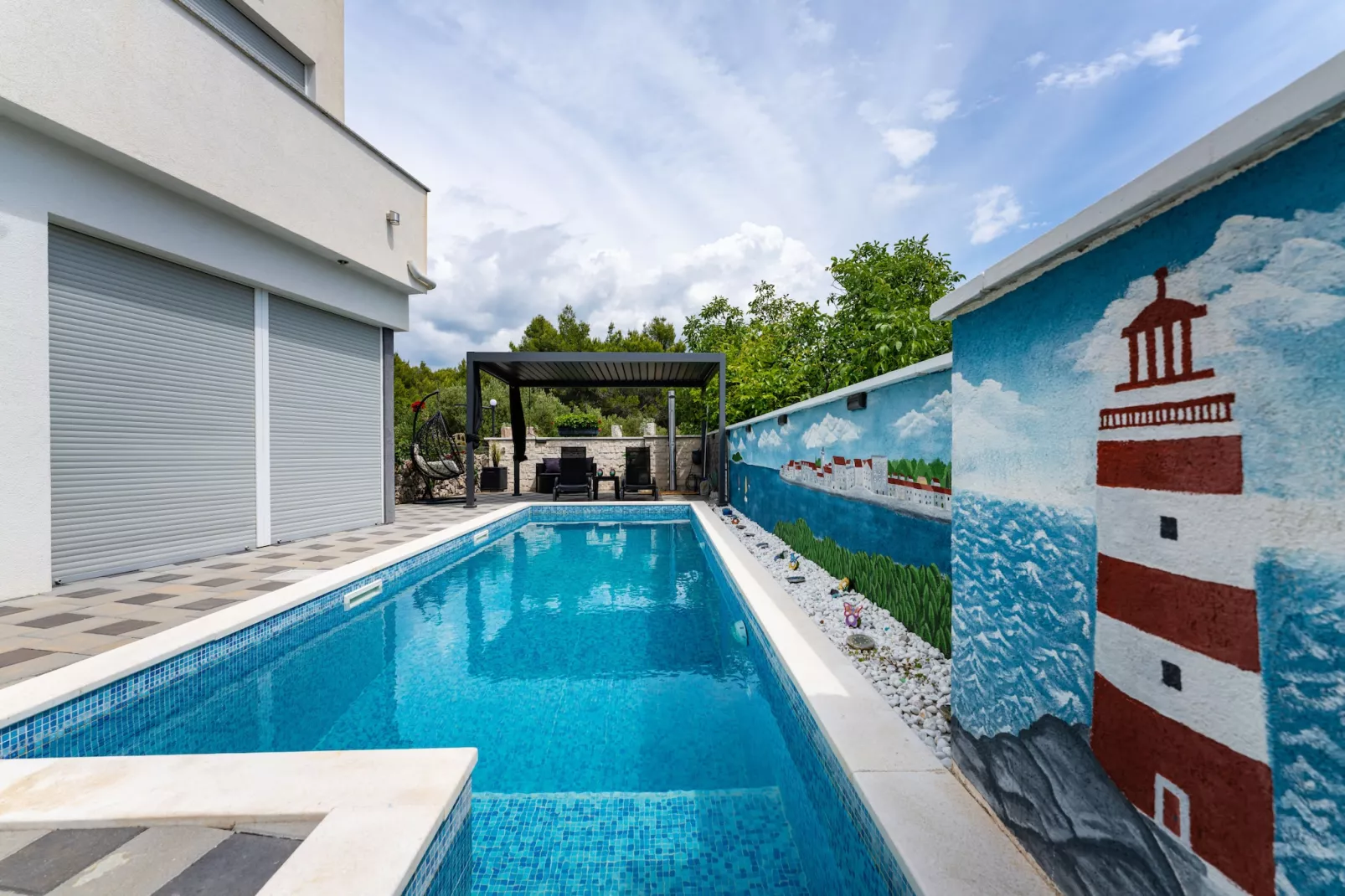 Apartment Nikita with private pool-Zwembad