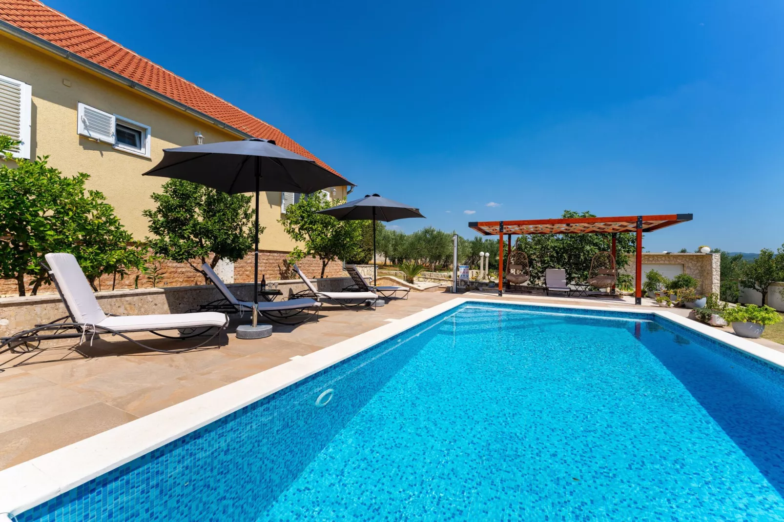 Villa Sucic with private pool-Zwembad