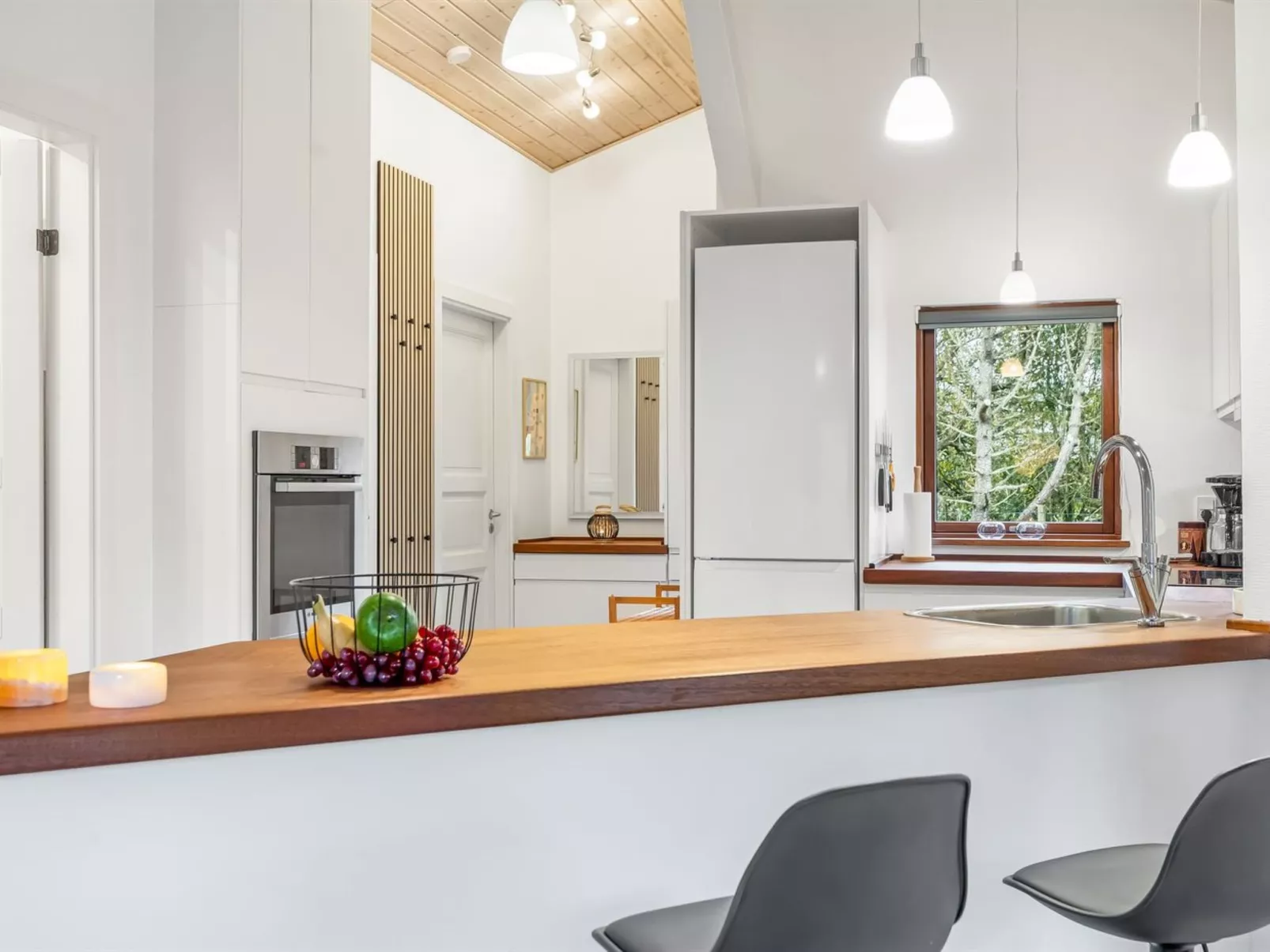 "Jaane" - 250m to the fjord-Binnen