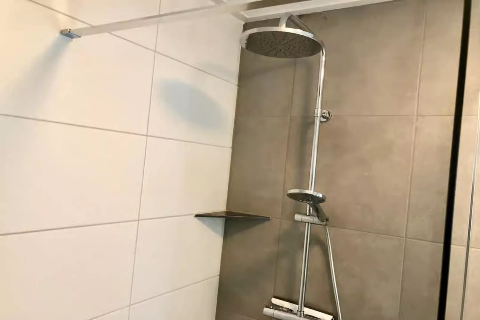 Plein 40 Lodge 21-Badkamer