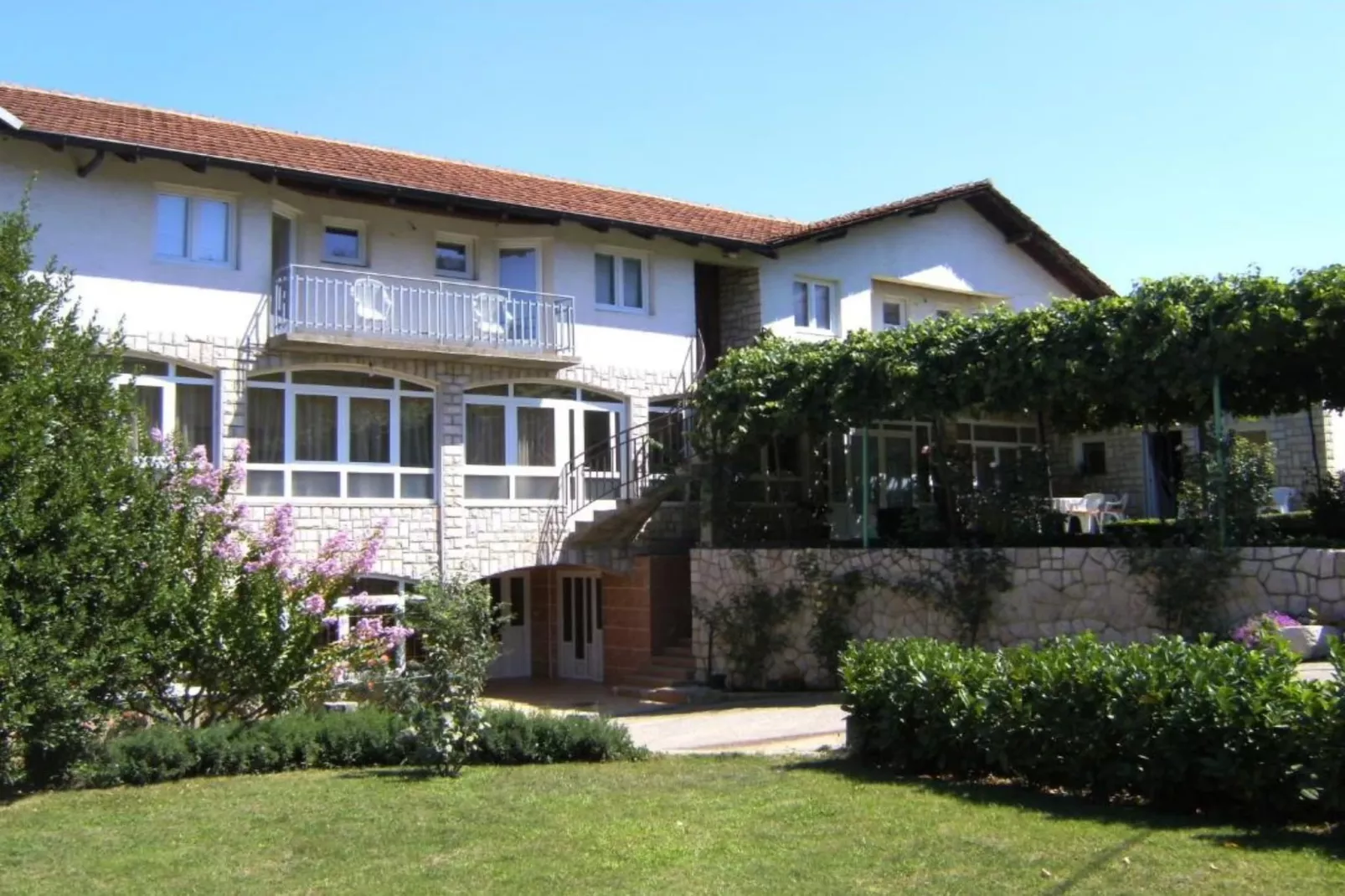 Twin room 7 - Buitenlucht