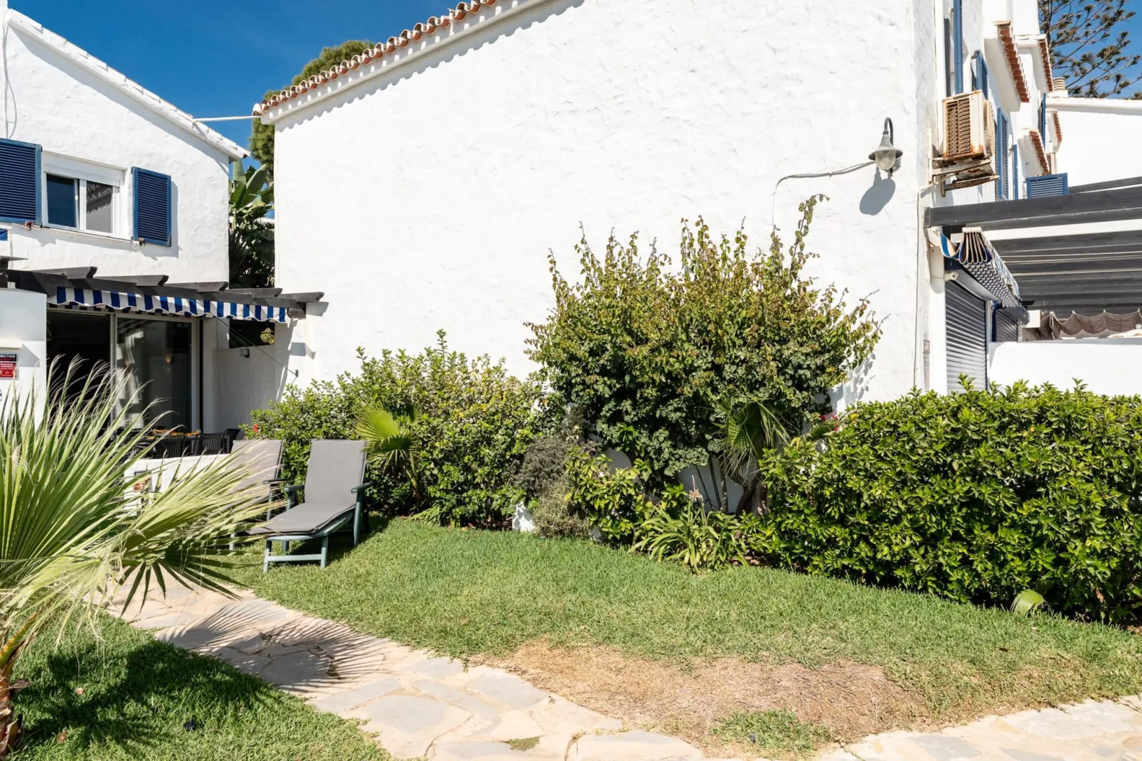 CT 398 - Faro's Beachfront House in Calahonda