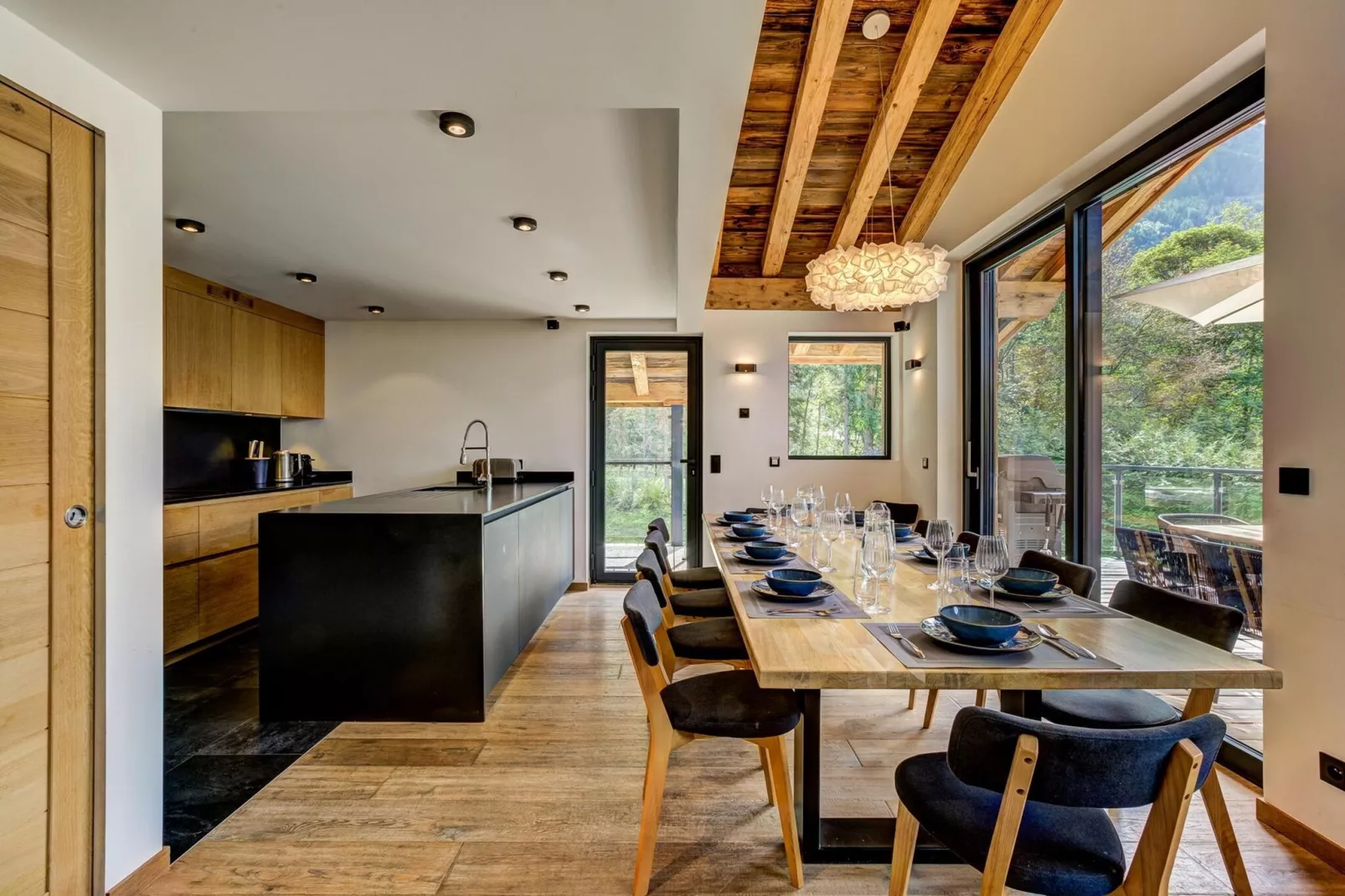 Black Pearl-Eetkamer