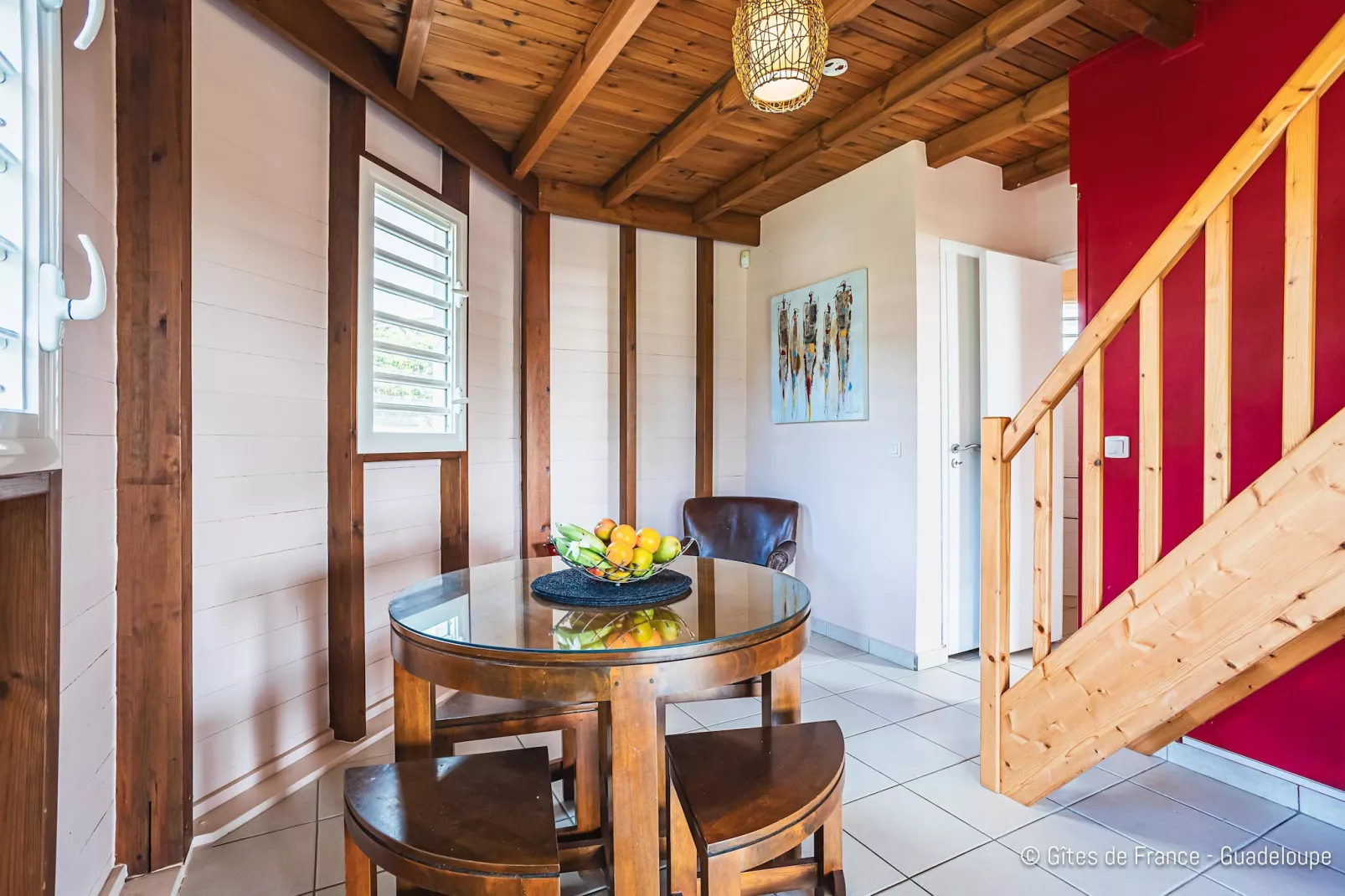 Complexe entier-Résidence-Villa-Salle de Bain amenagée-Vue mer-Eetkamer