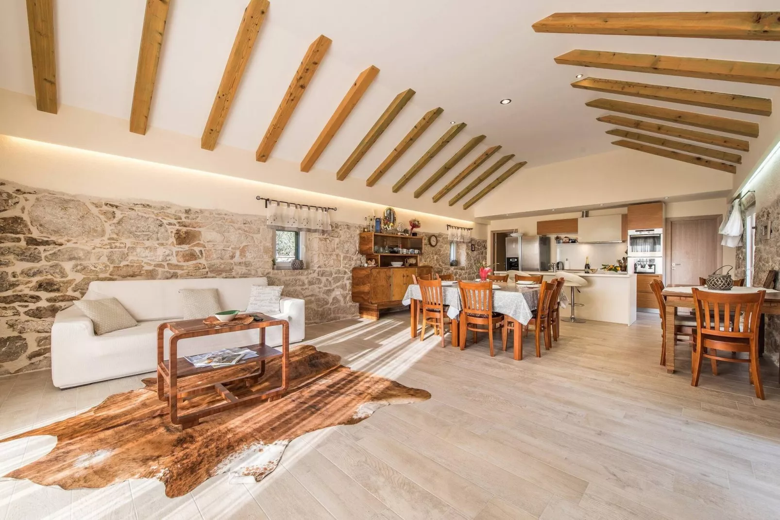 Authentic Villa Zvonko-Woonkamer