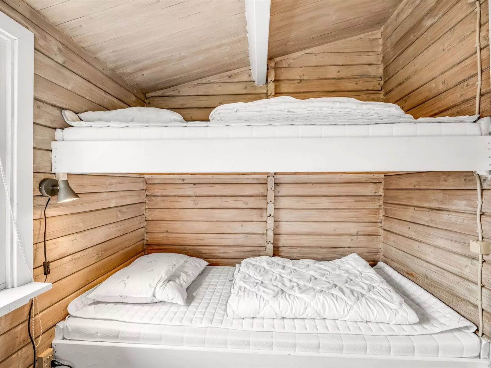 "Leandra" - 11km from the sea-Binnen