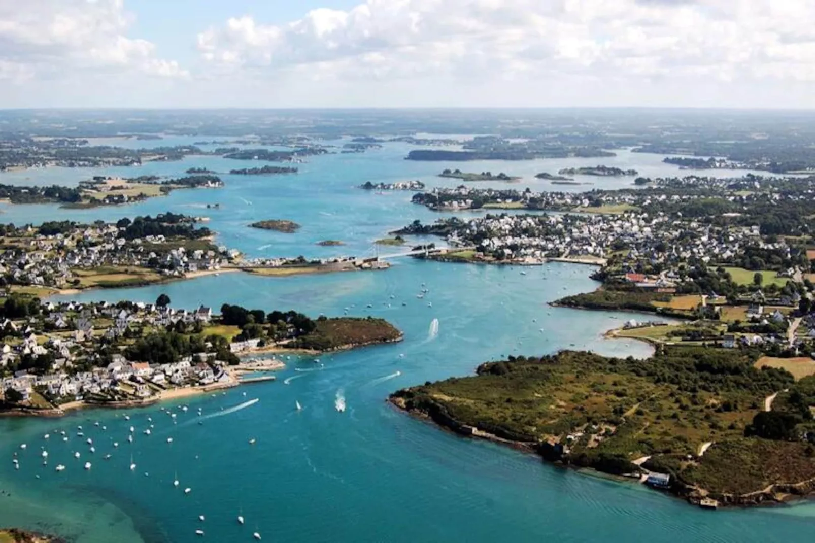 Résidence Rue De La Fontaine-Niet-getagd