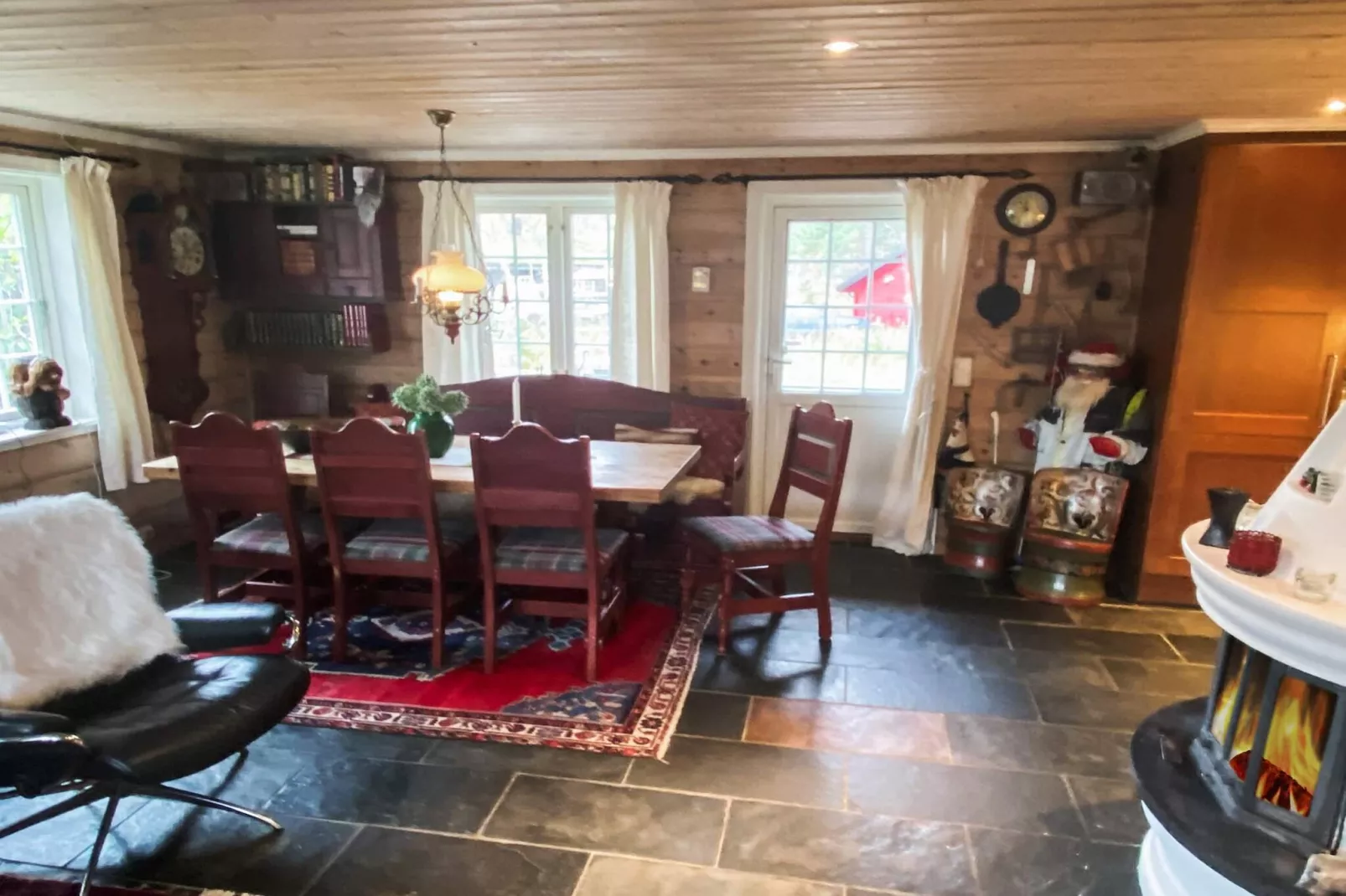 30653-PØLSEBU-Binnen