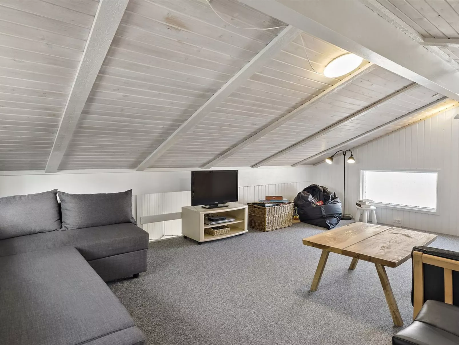 "Yessica" - 300m from the sea-Binnen