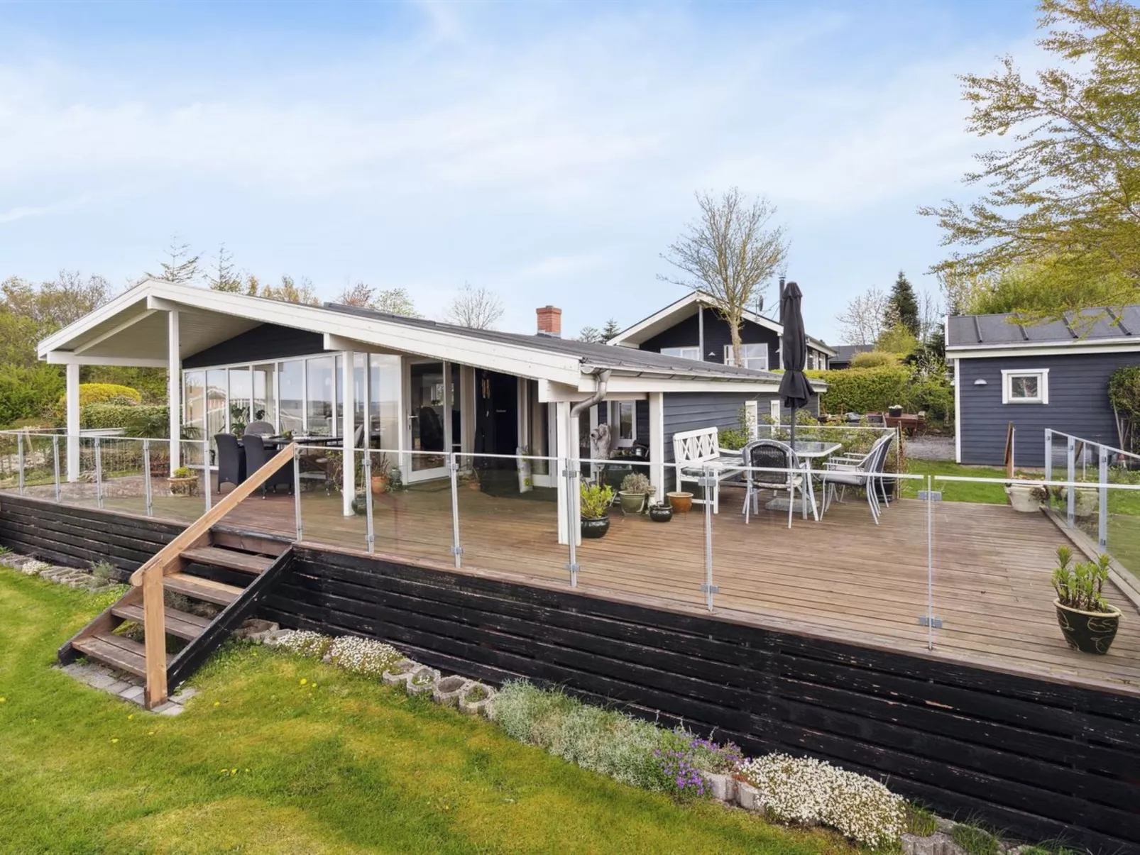 "Annabeth" - 300m to the fjord-Buiten