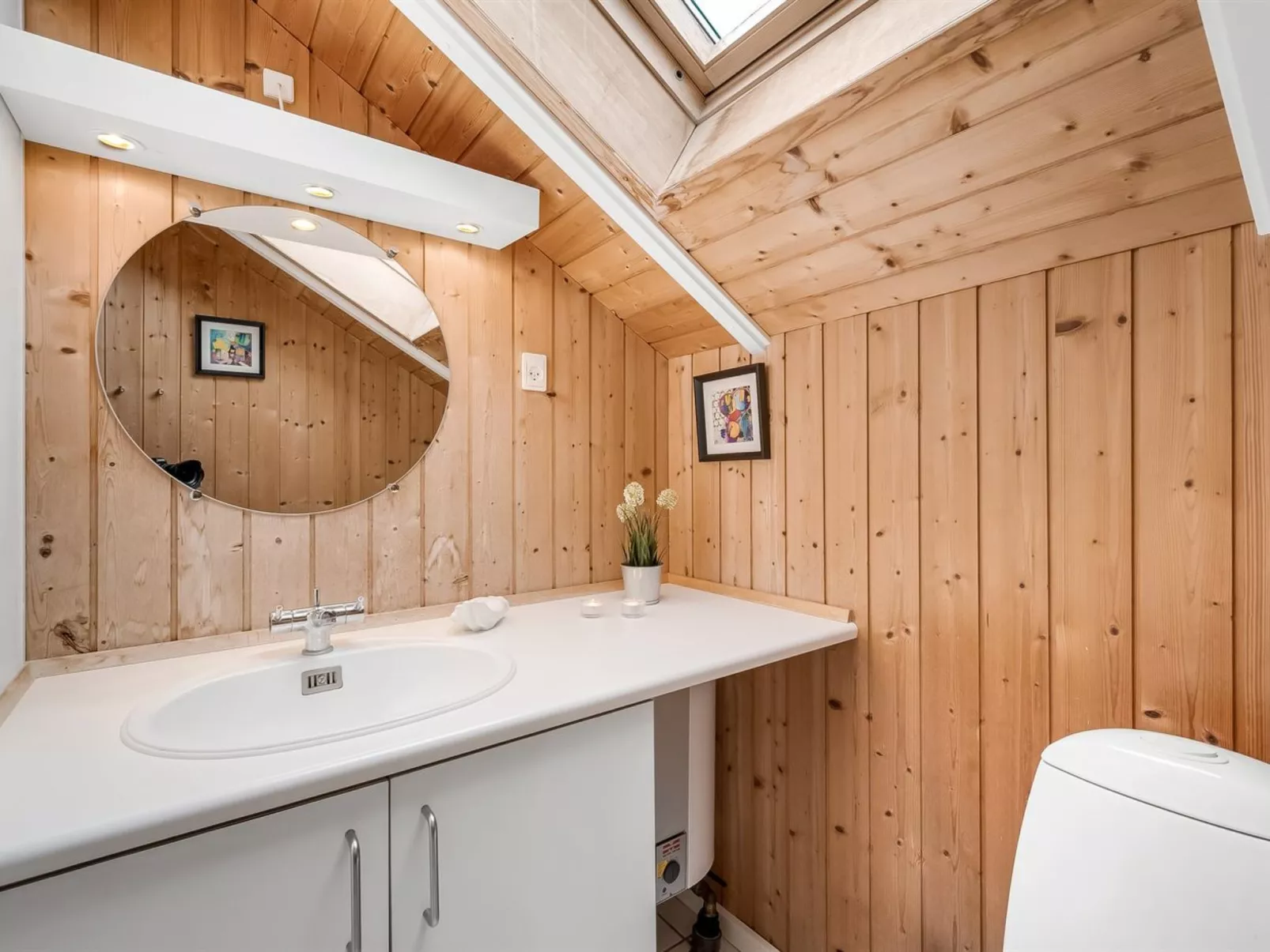 "Lonne" - 750m to the fjord-Binnen