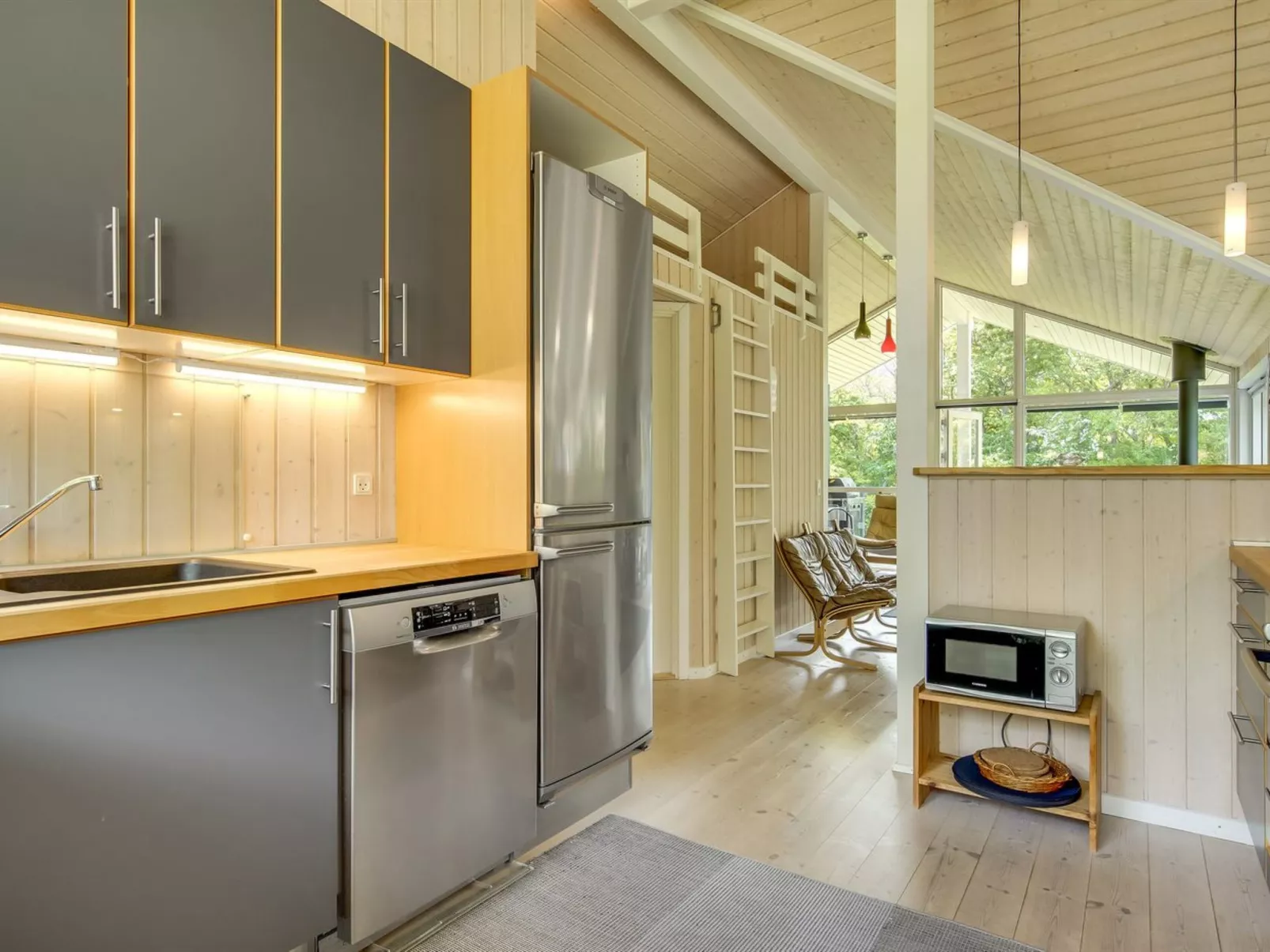 "Anemone" - 700m from the sea-Binnen