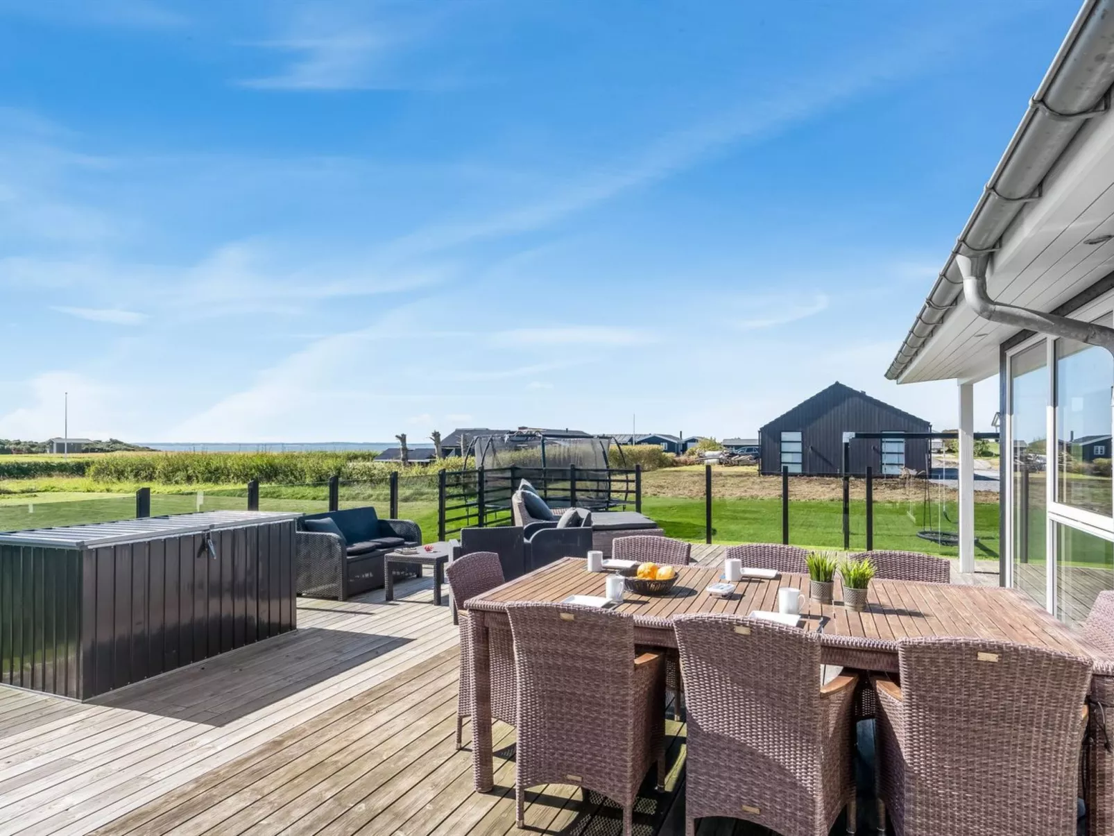 "Ginia" - 150m to the fjord-Buiten