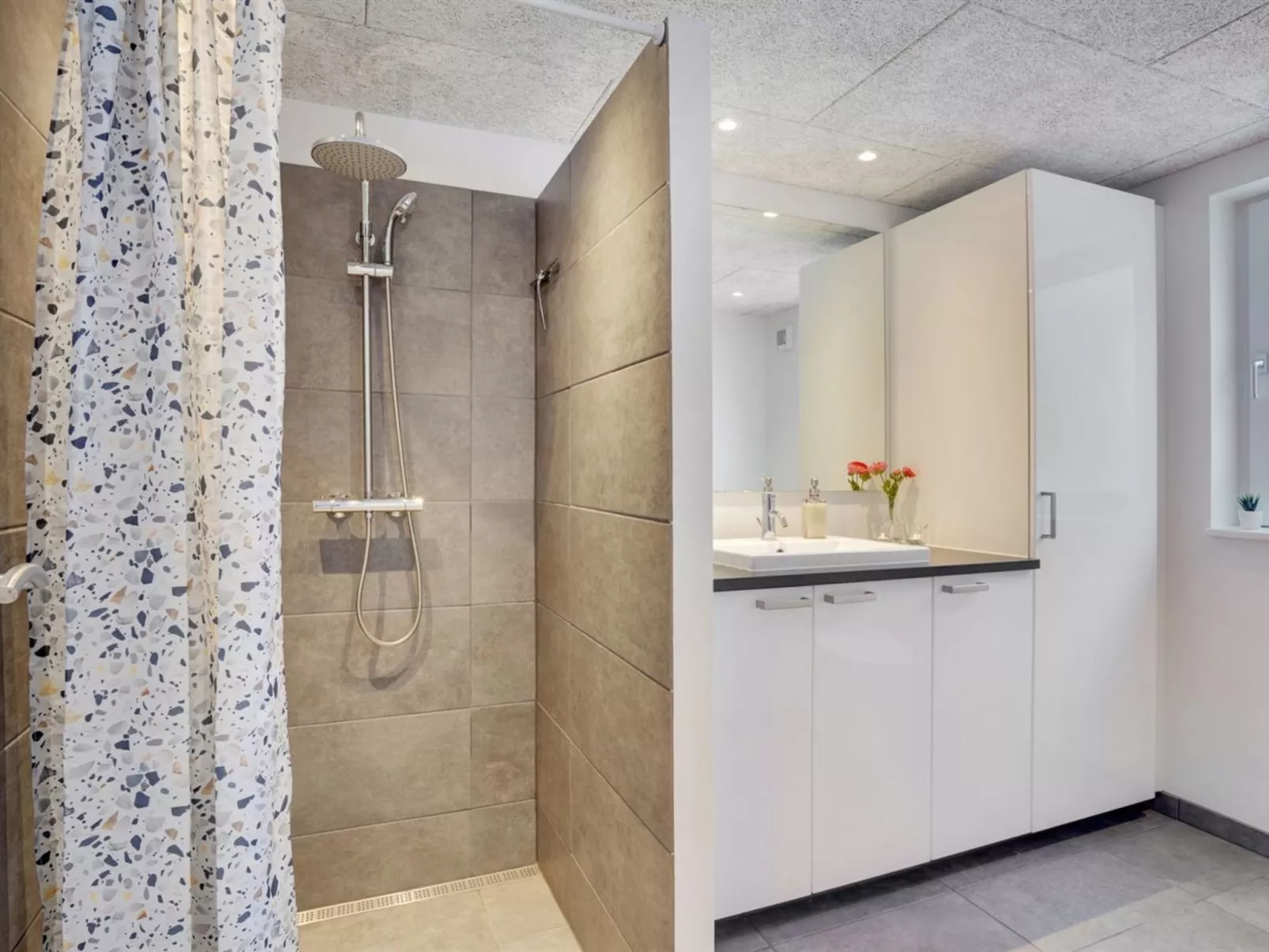 "Jurien" - 450m from the sea-Binnen