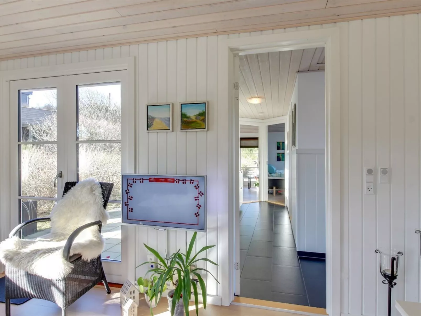 "Soleil" - 300m from the sea-Binnen