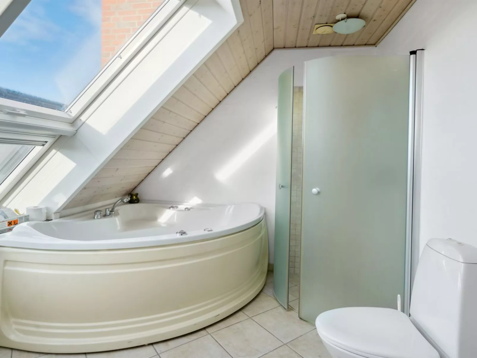 "Joonas" - 100m from the sea-Binnen